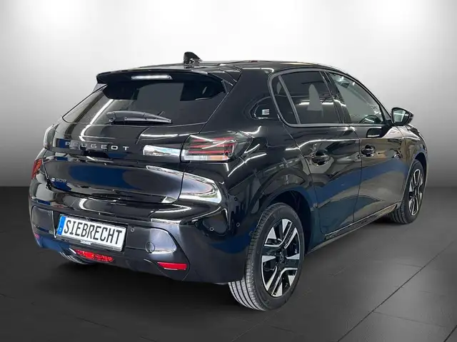 Peugeot 208 view 3