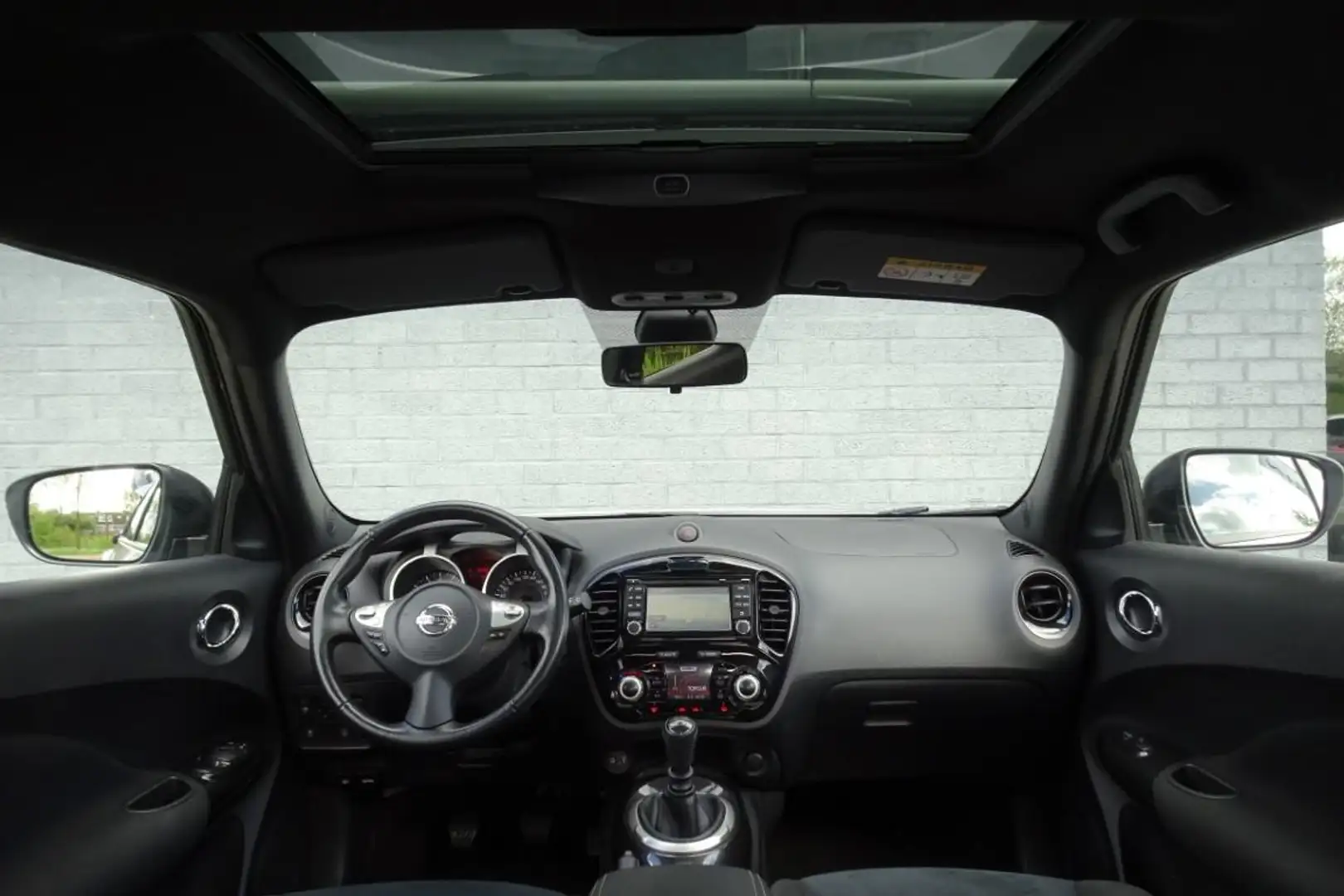 Nissan Juke 1.2 DIG-T N-Connecta [Trekhaak + Schuifdak] Grijs - 2