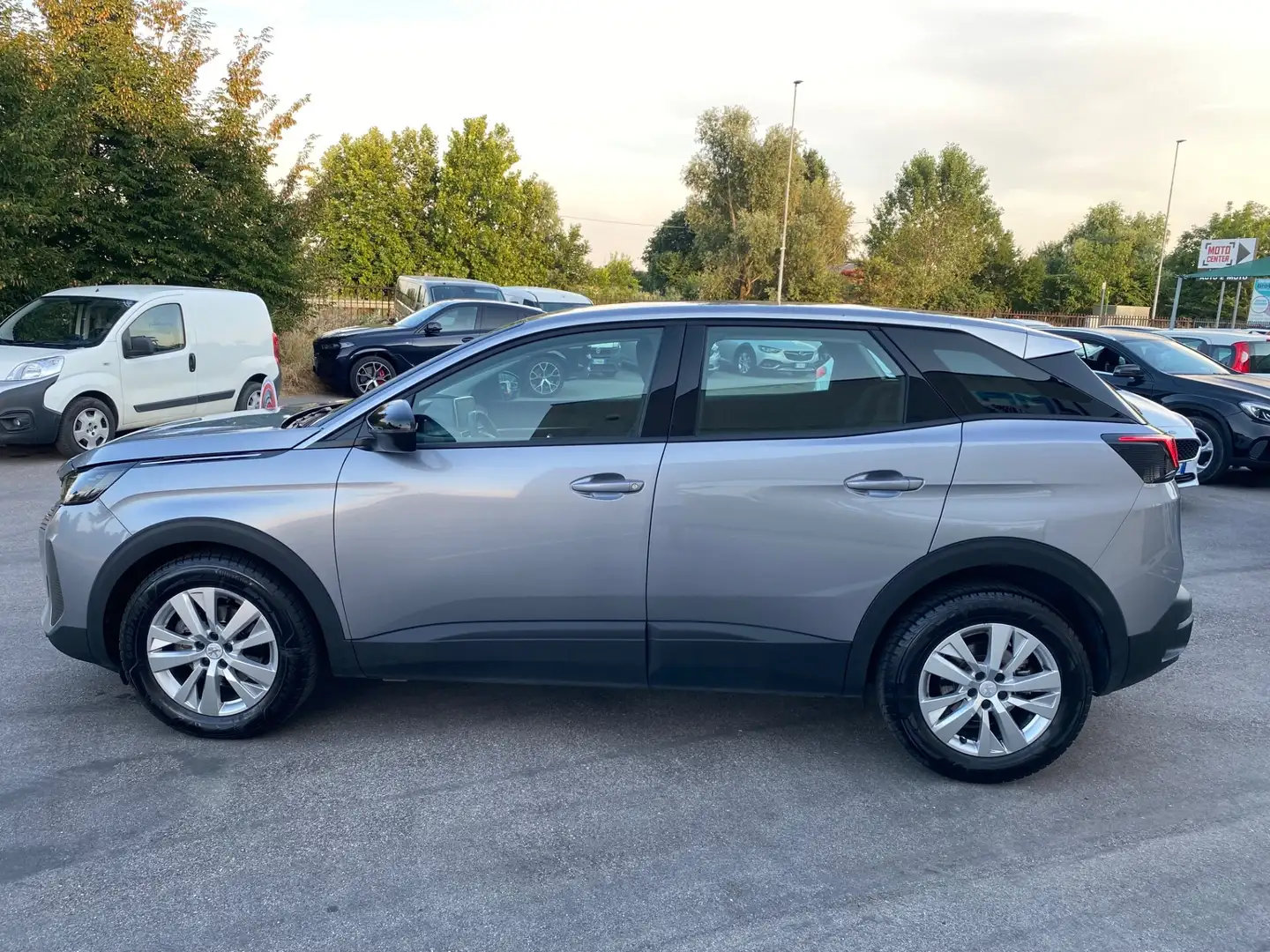 Peugeot 3008 BlueHDi 130 S&S EAT8 Active Pack Grigio - 2