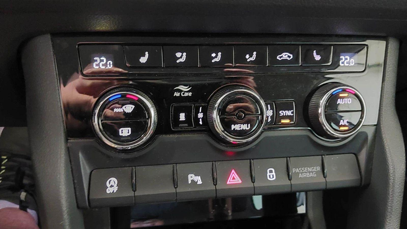 Skoda Kodiaq Soleil 4x4 DSG LED+/ACC/LEDER/KAMERA/19" — photo 12