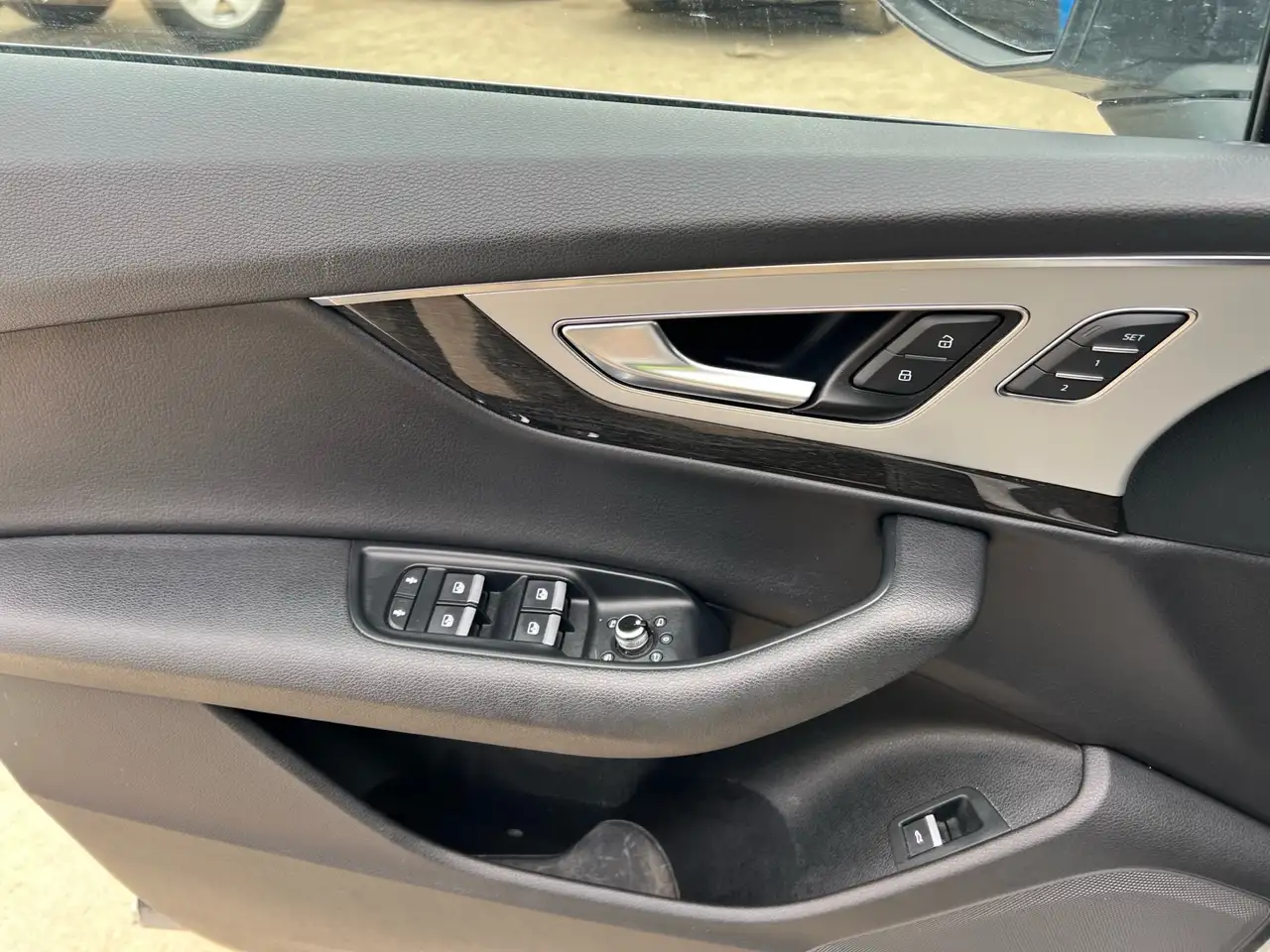 Audi Q7 снимка Audi Q7