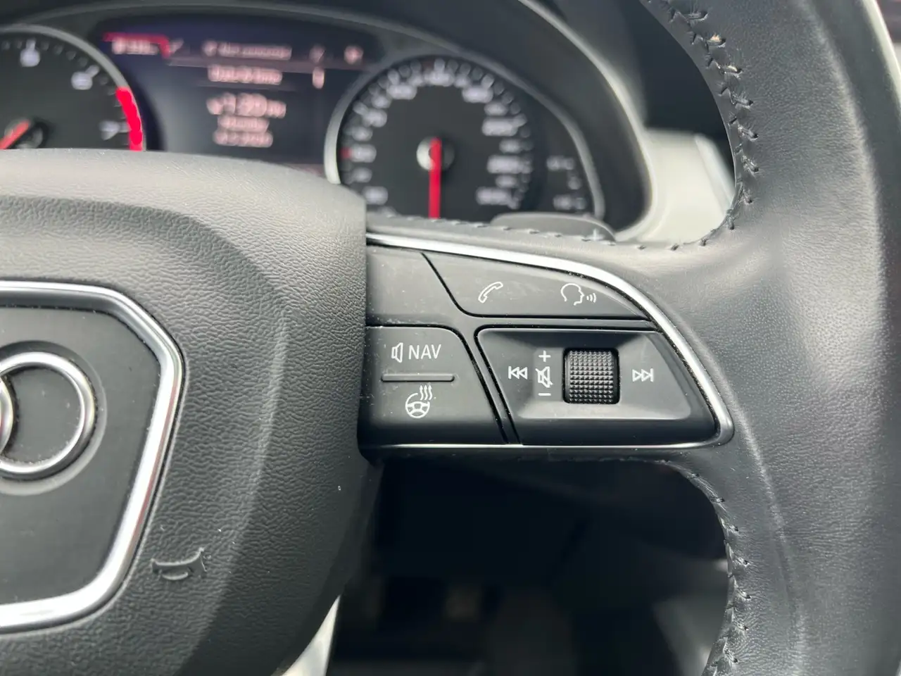 Audi Q7 снимка Audi Q7