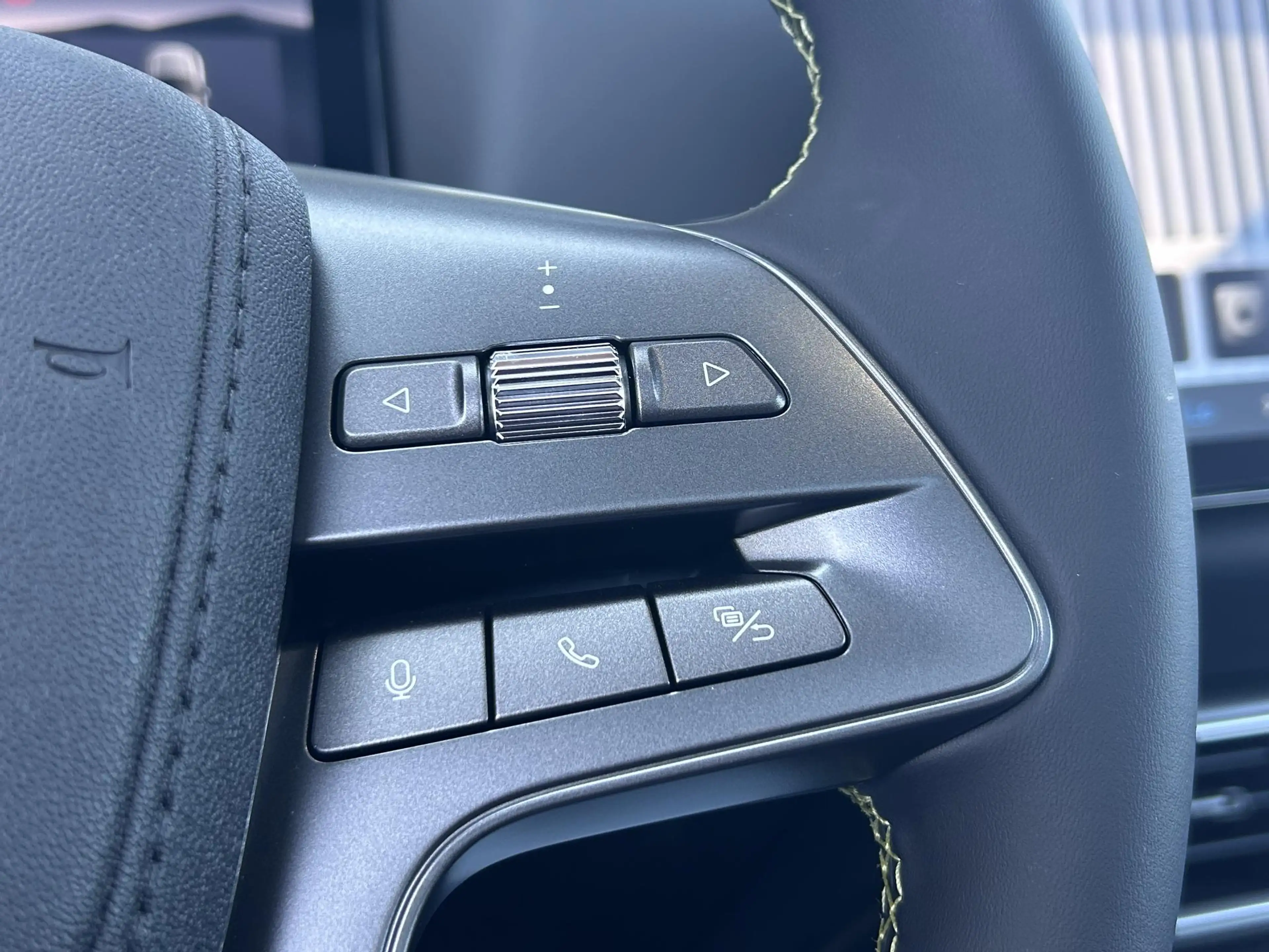 BYD Atto 2 1.5 DM-i Boost — photo 11