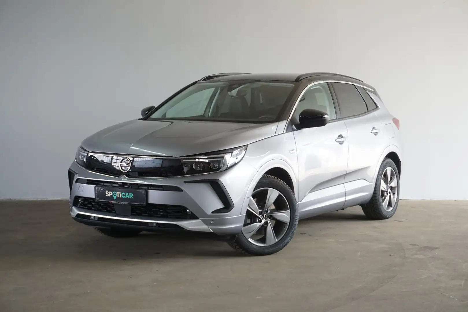 Opel Grandland Ultimate Hybrid 4x4 AT Plug-In-Hybrid Grau - 2