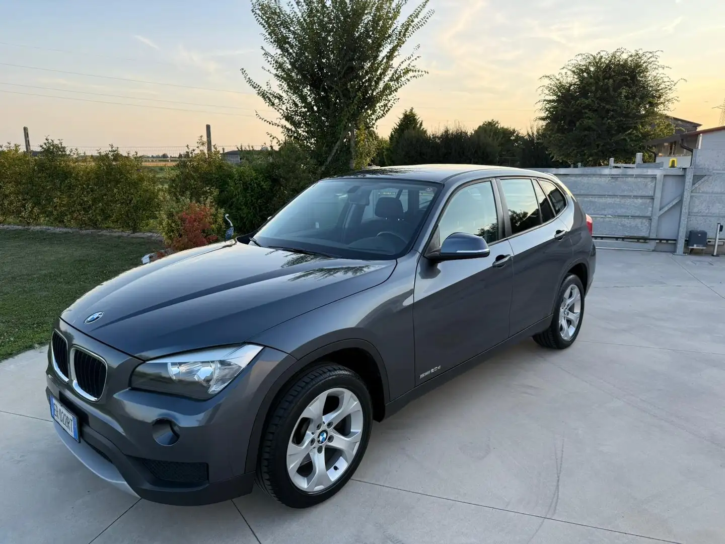 BMW X1 X1 E84 sdrive20d xLine 184cv Grigio - 1