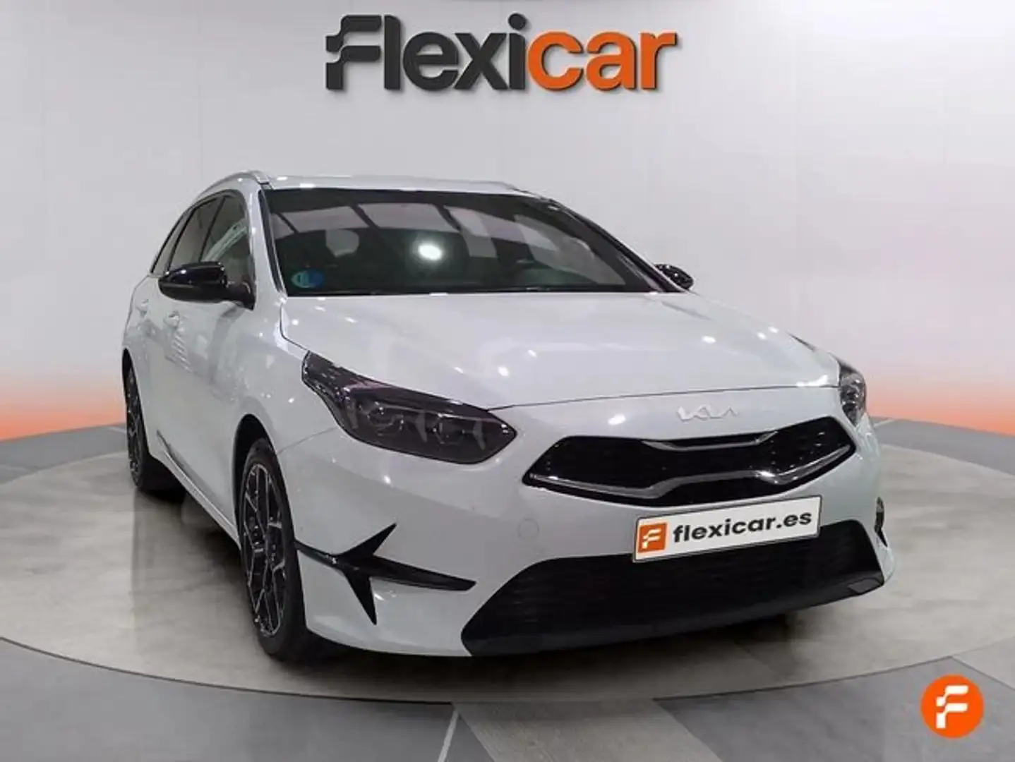 Kia Tourer 1.0 MHEV 74kW Style Edition DCT Blanco - 2