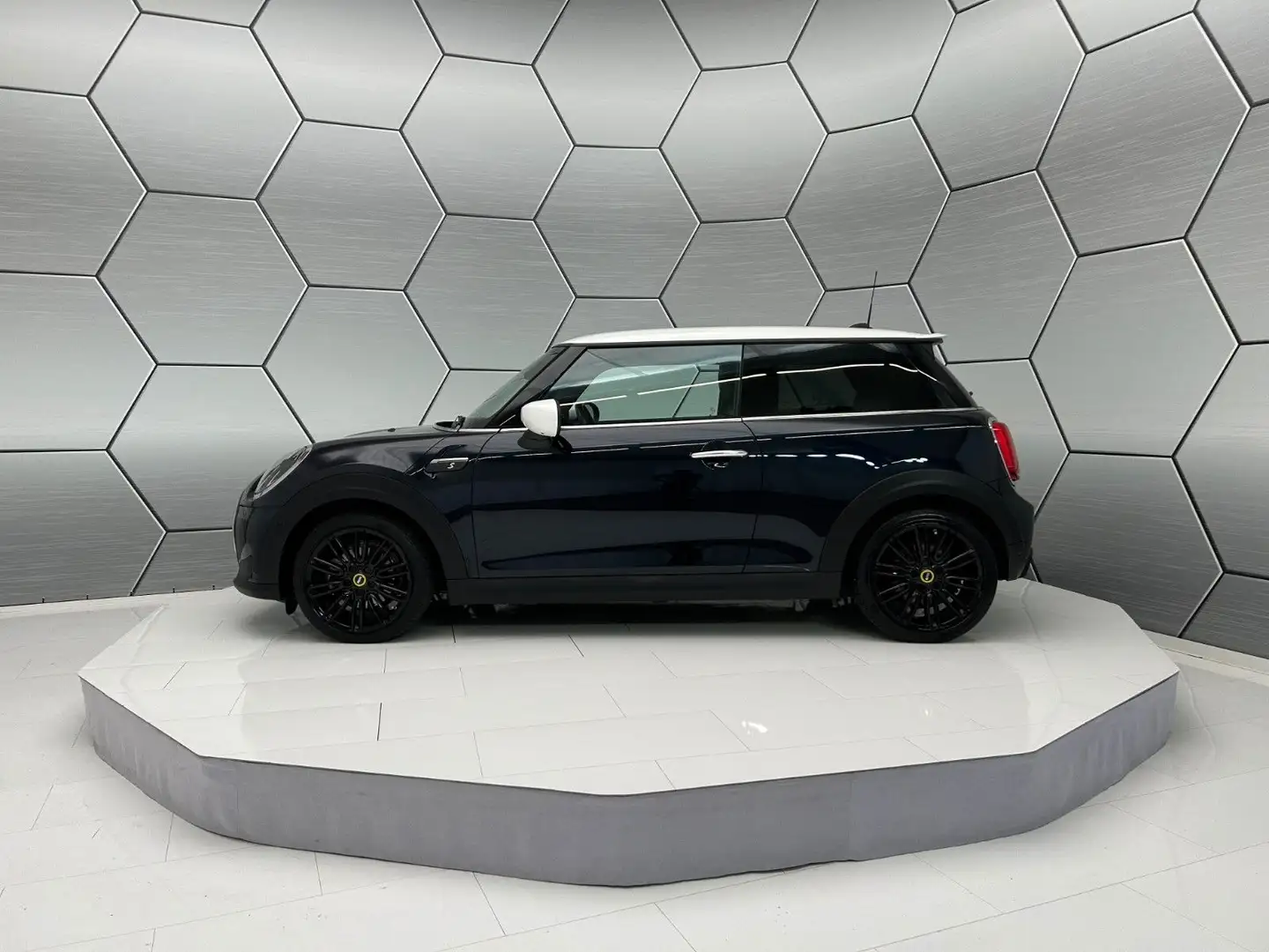 MINI Cooper SE Classic Trim Park-Assistent Komfort Schwarz - 2