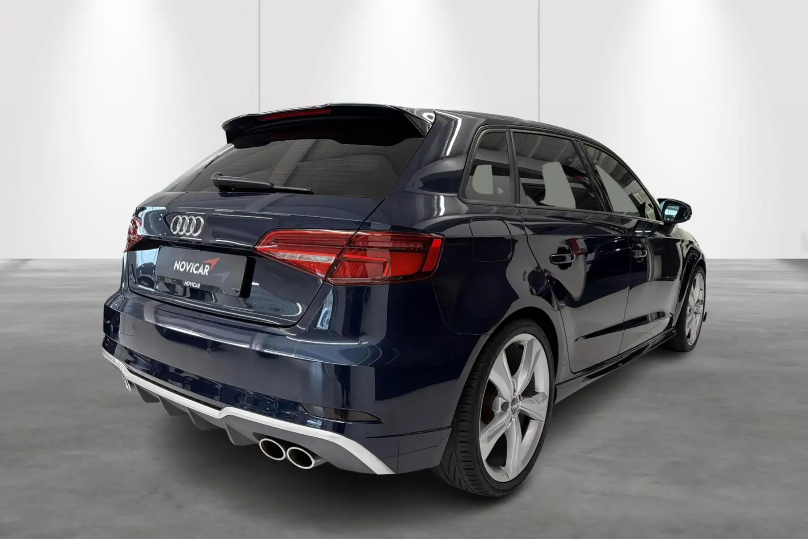 Audi A3 Sportback 1.5 35 TFSi 110kW S tronic S line Blau - 2