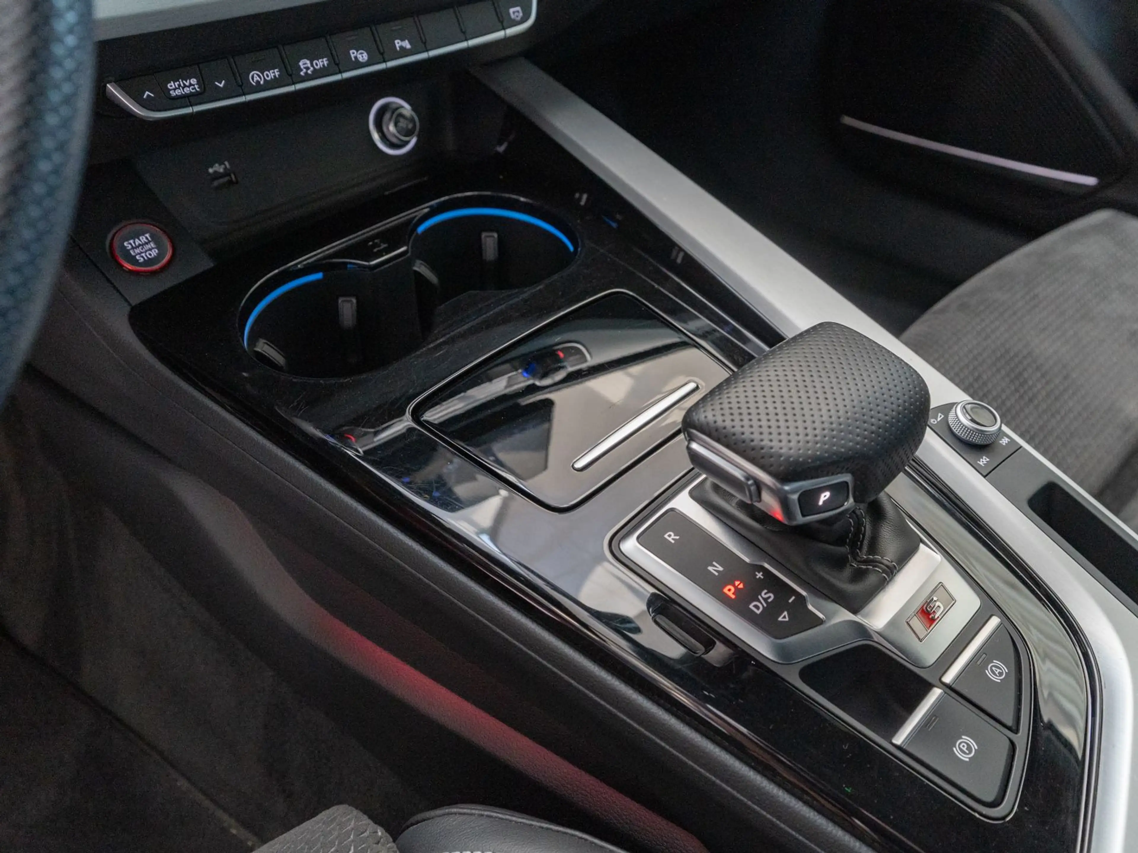 Audi S4 3.0TDI quattro NAVI MATRIX PANO B&O AHK — photo 14