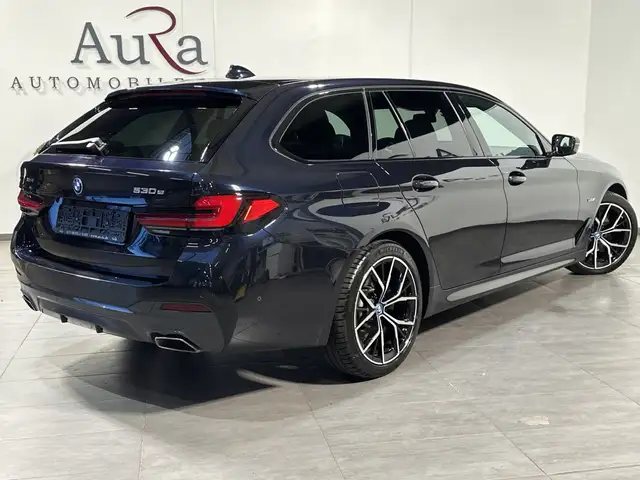 BMW 5 Series view 4
