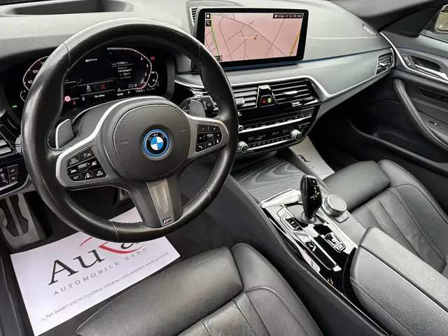 BMW 5 Series view 11