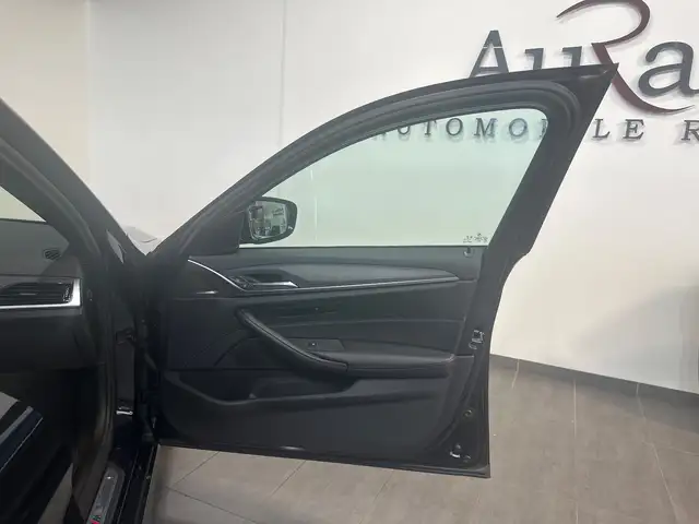BMW 5 Series view 7