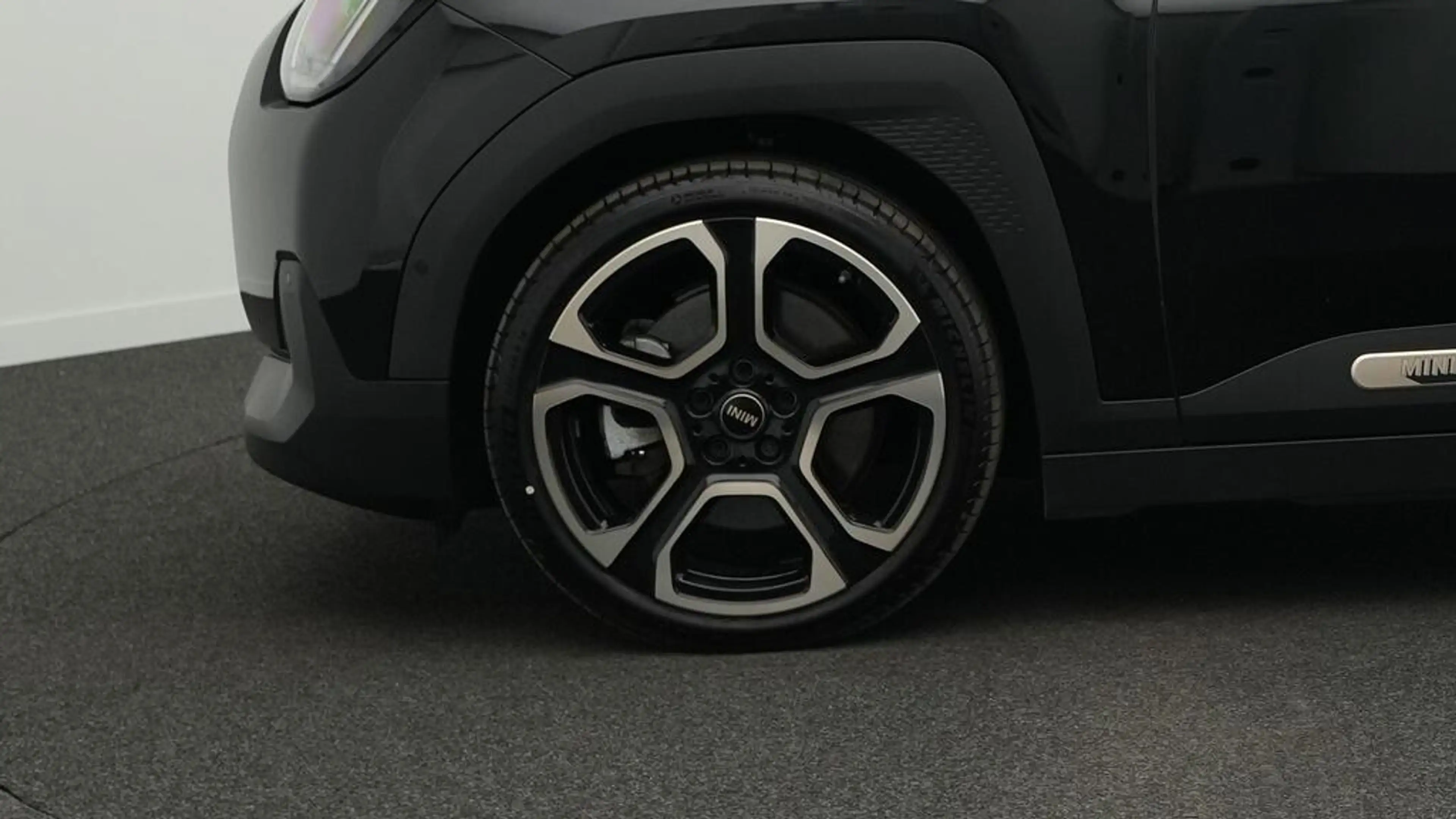 MINI Aceman Favoured Trim — photo 11