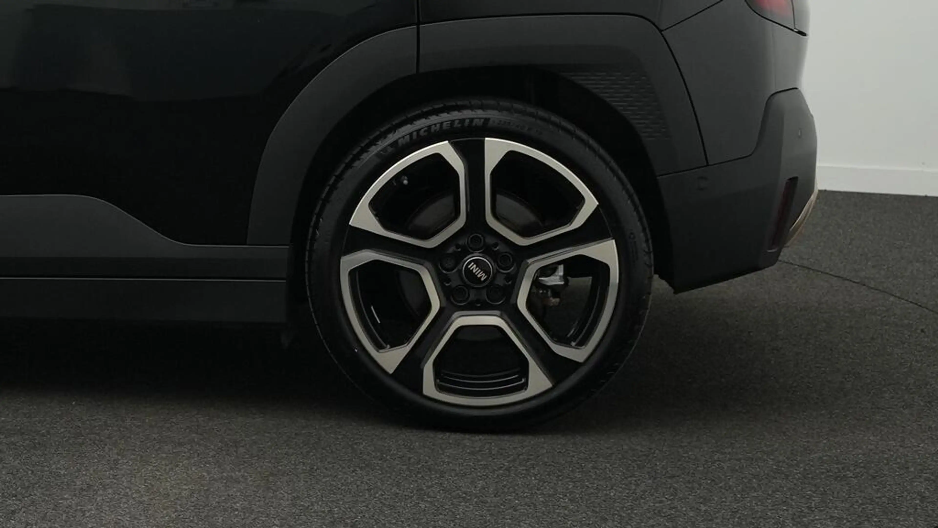 MINI Aceman Favoured Trim — photo 10