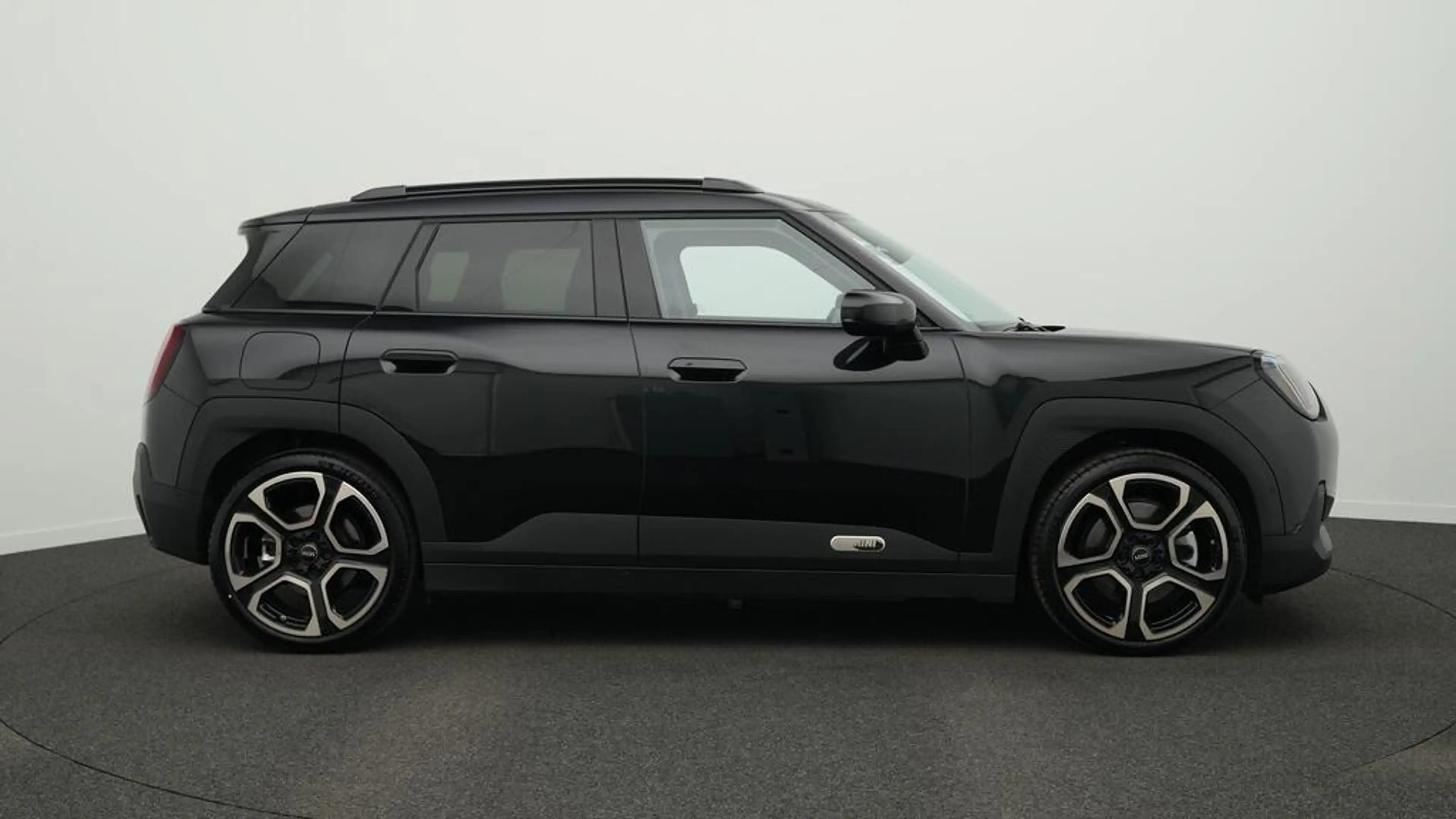 MINI Aceman Favoured Trim — photo 3