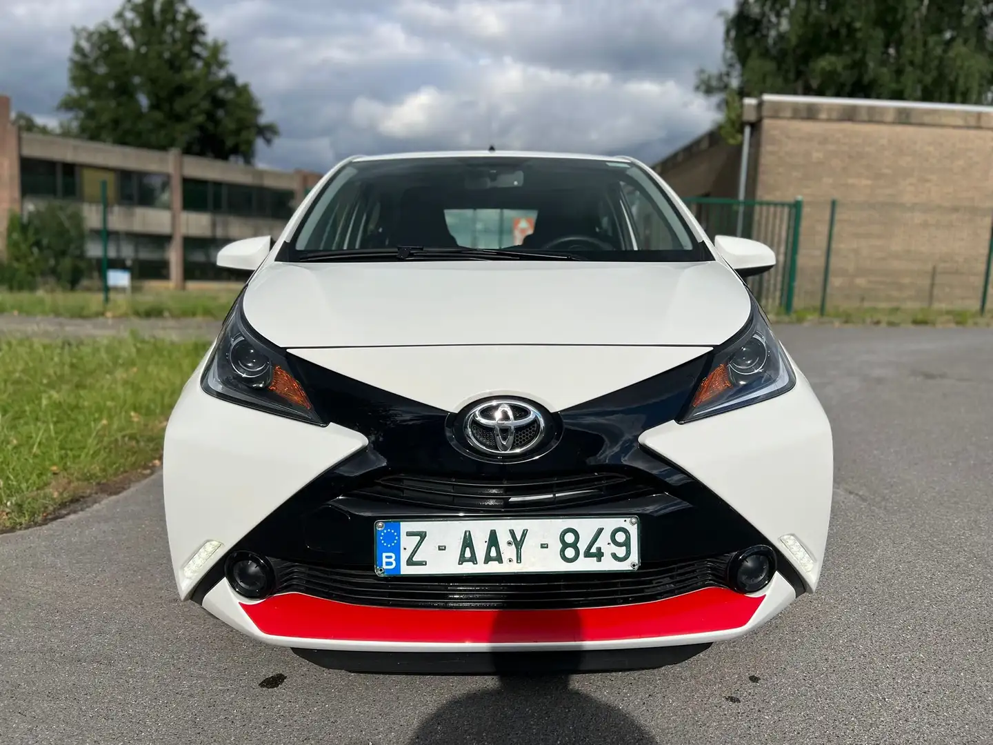 Toyota Aygo 1.0i VVT-i x-Play 1er Prop 9.400km ! Carnet - 2