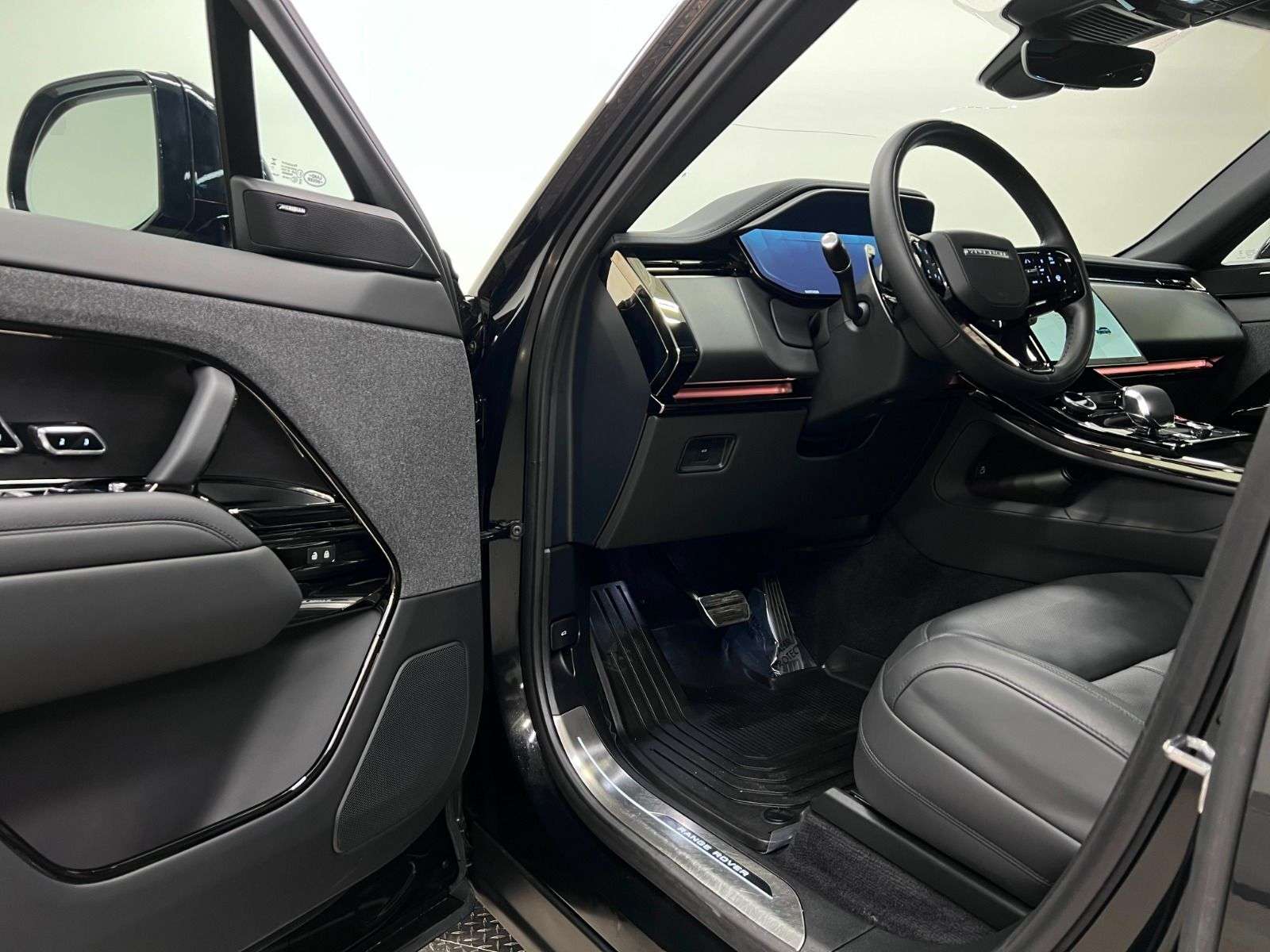 2023 Land Rover Range Rover Sport P400 DYNAMIC SE alt 4