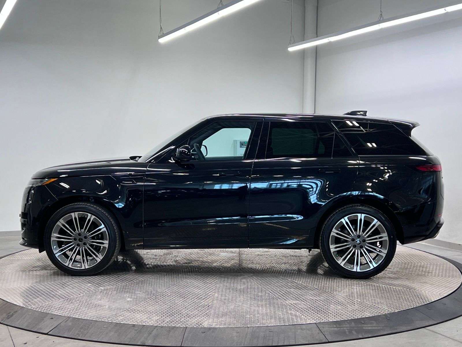 2023 Land Rover Range Rover Sport P400 DYNAMIC SE alt 2