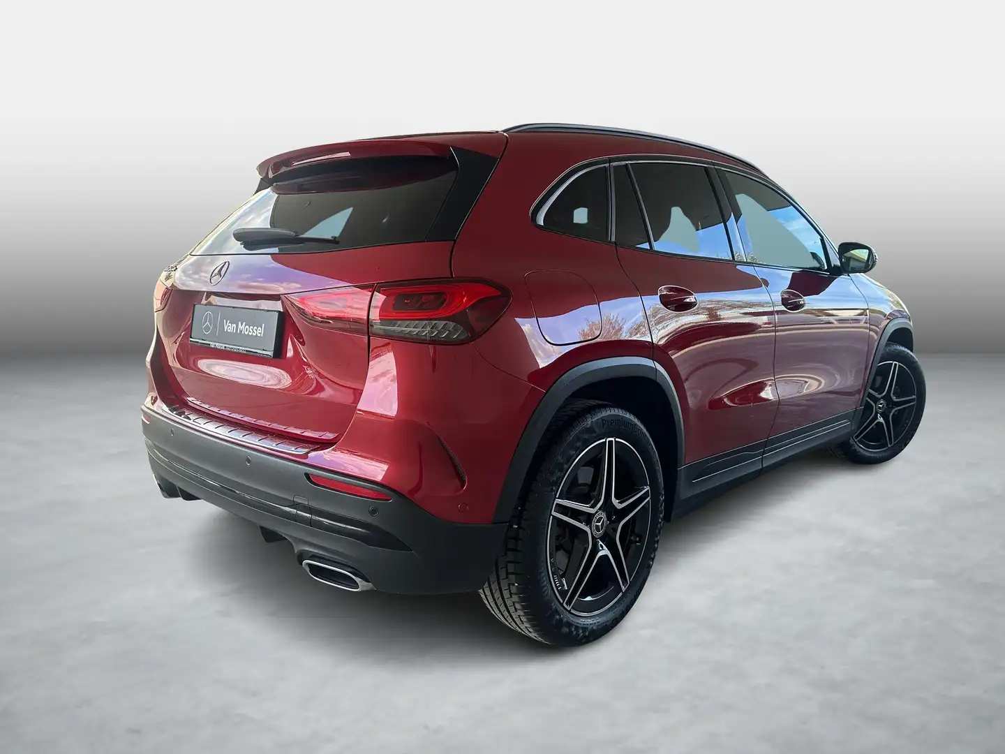 Mercedes-Benz GLA 250 e AMG Line + NIGHTPAKKET + CARPLAY + TREKHAAK + SU Rood - 2