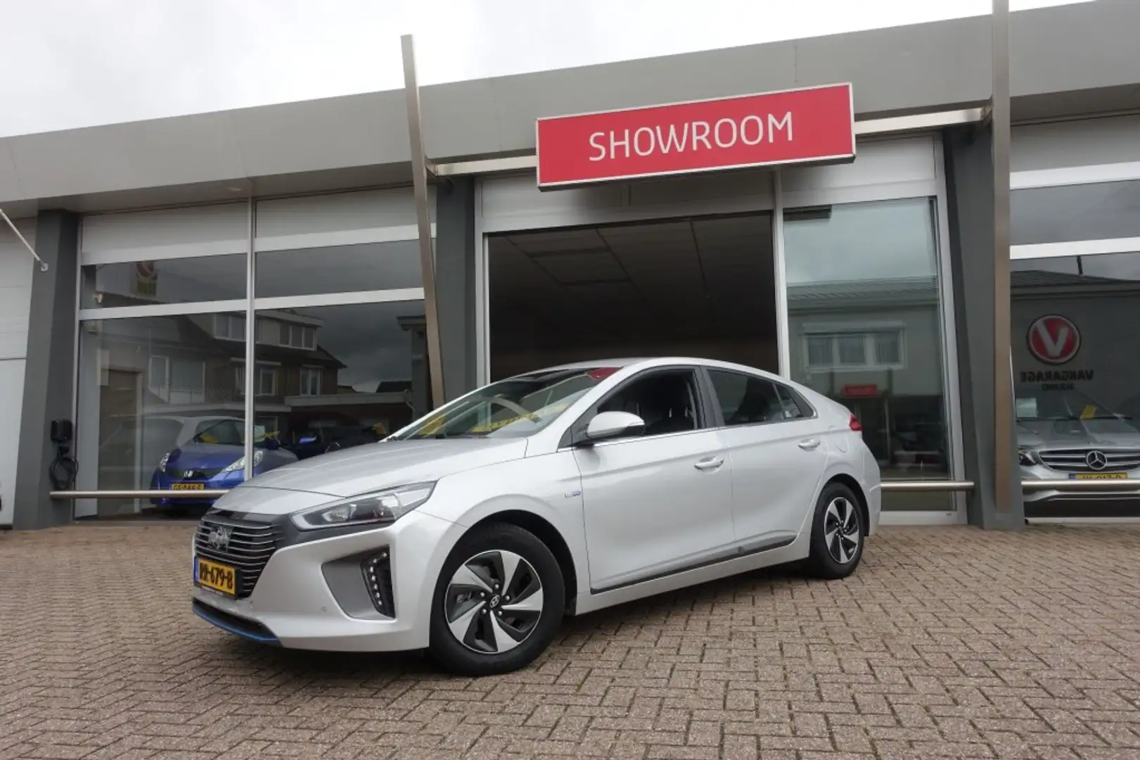 Hyundai IONIQ 1.6 GDI COMFORT TREKHAAK 1E EIGENAAR (All in prijs Grigio - 2