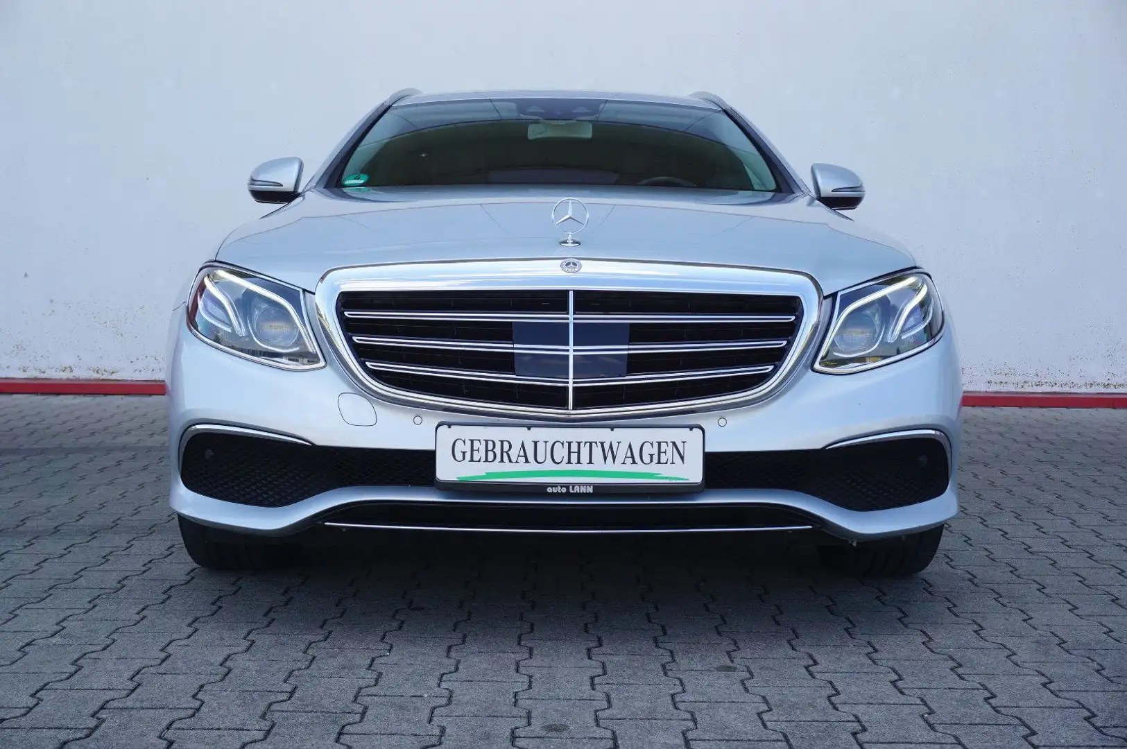 Mercedes-Benz E 200 d T Distronic ACC 546 COMAND MultiBeam ILS Argent - 2