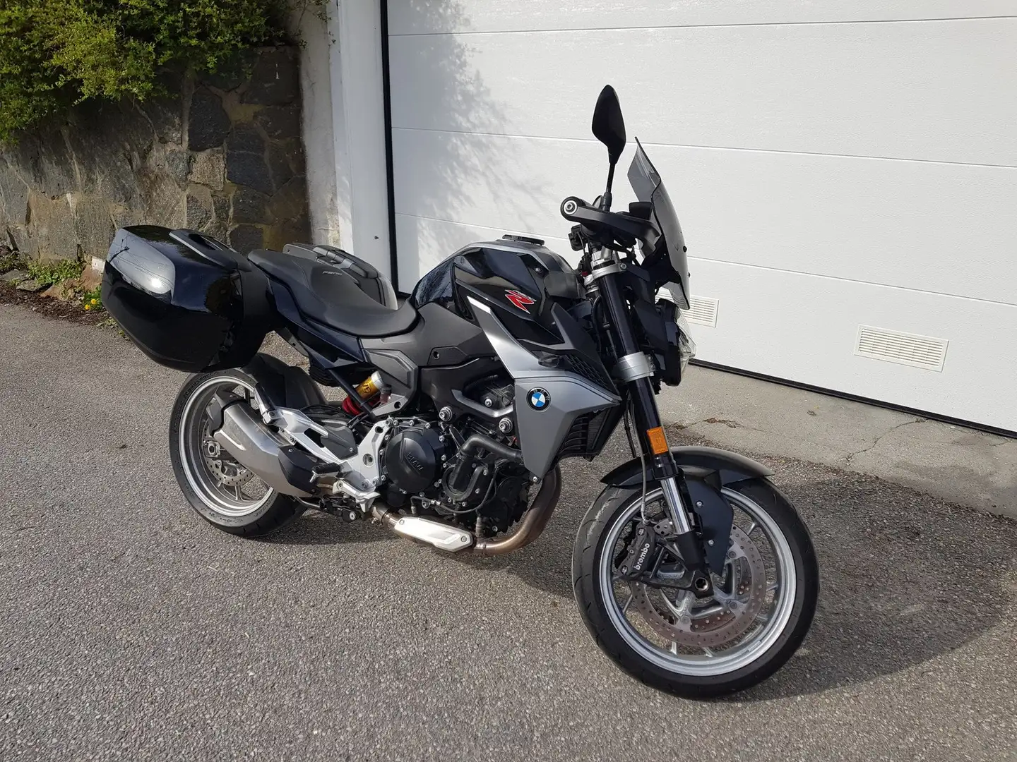 BMW F 900 R Zwart - 1