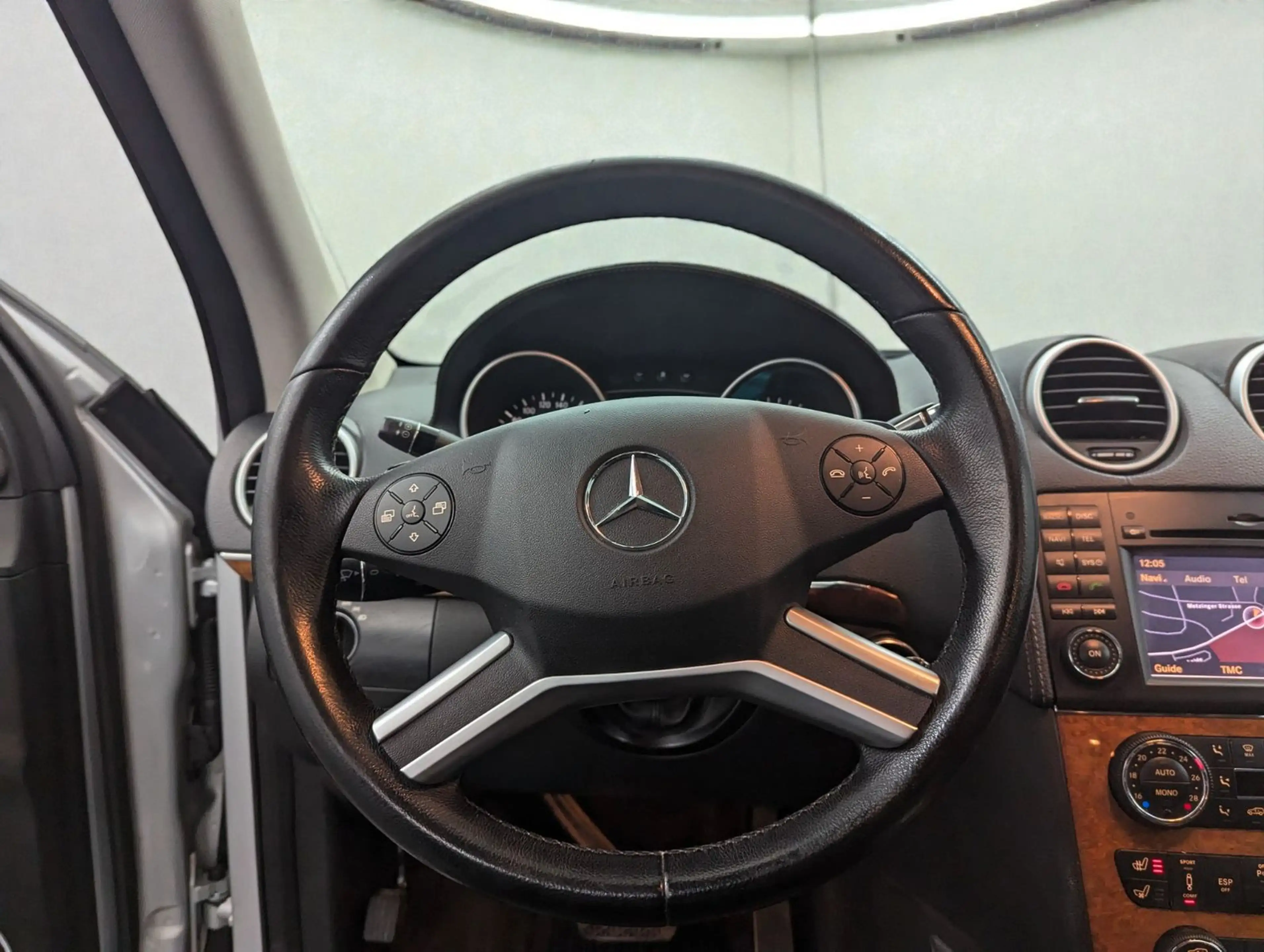 Mercedes-Benz GL 320 CDI 4M*7-SITZ*SHD*SITZKLIM*STD-HZG*MB-SCH — photo 23