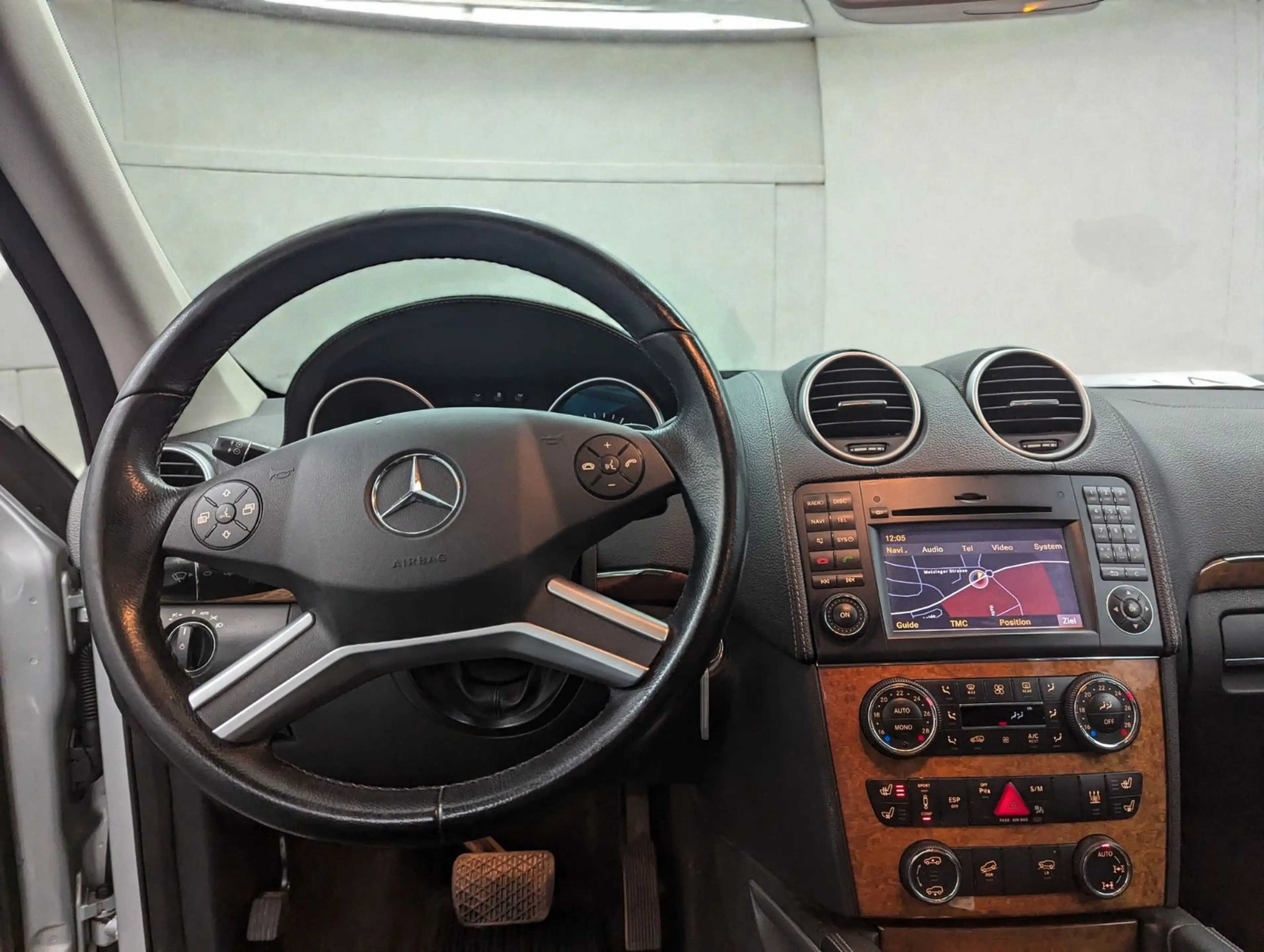 Mercedes-Benz GL 320 CDI 4M*7-SITZ*SHD*SITZKLIM*STD-HZG*MB-SCH — photo 22
