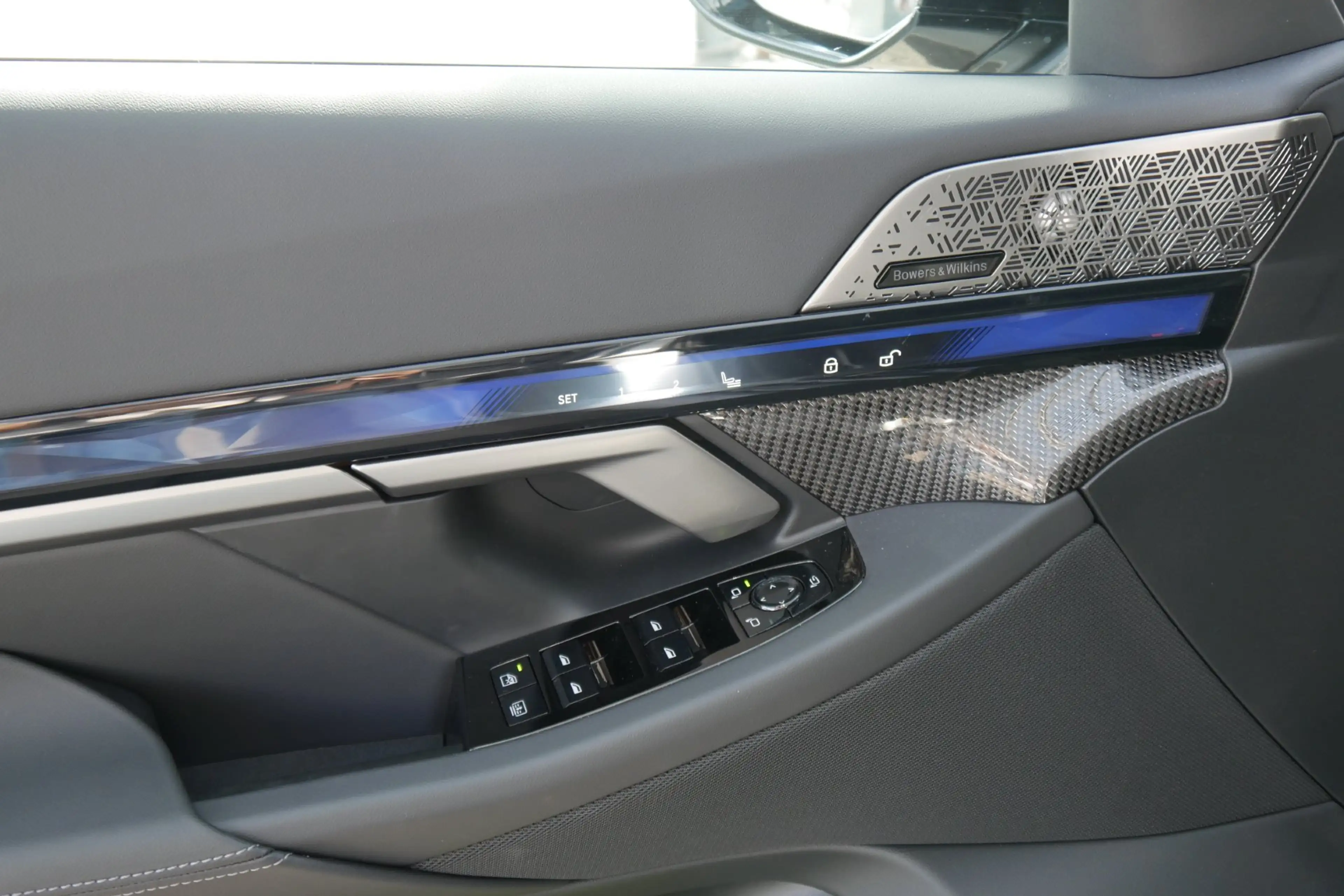 BMW M5 — photo 10