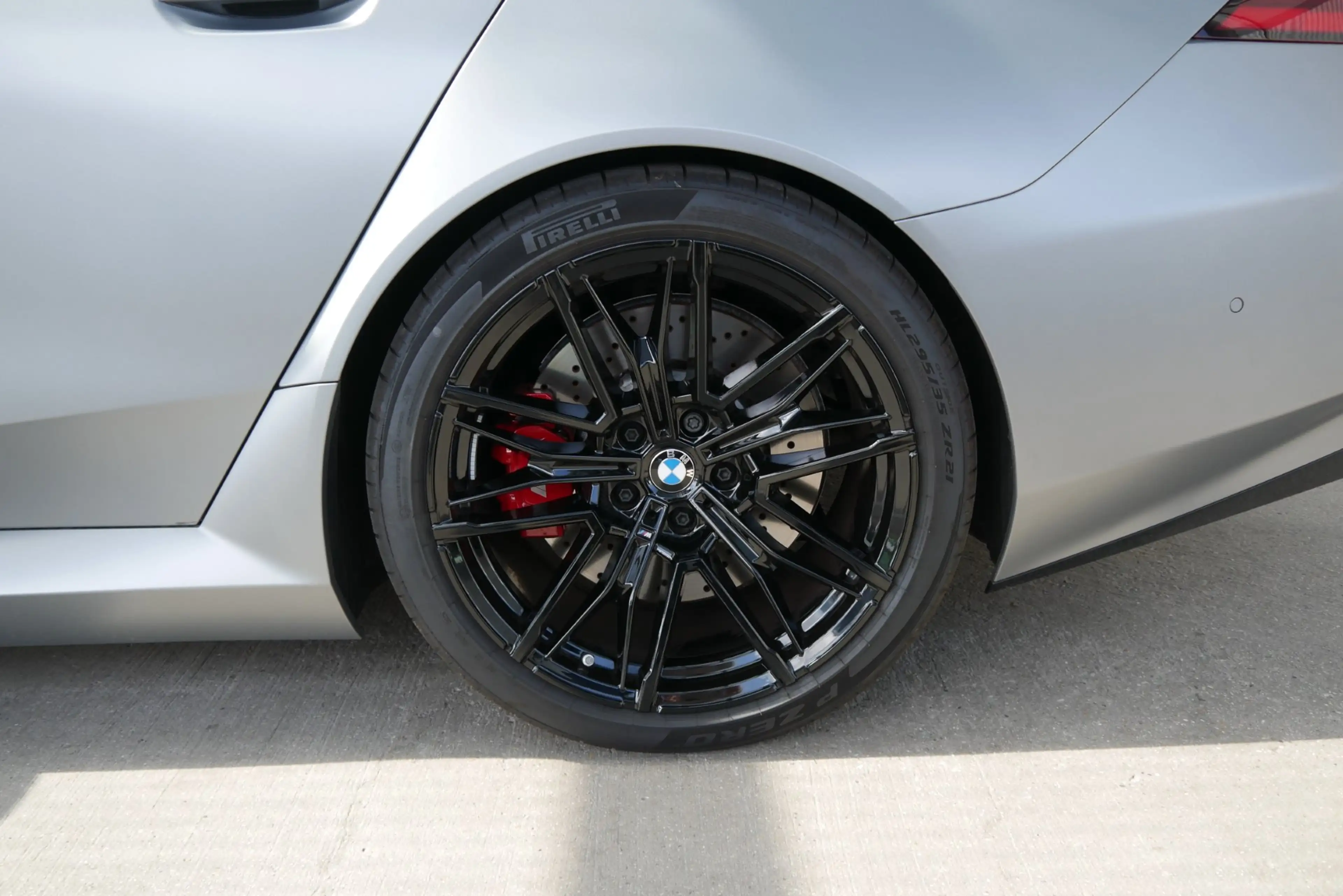BMW M5 — photo 4