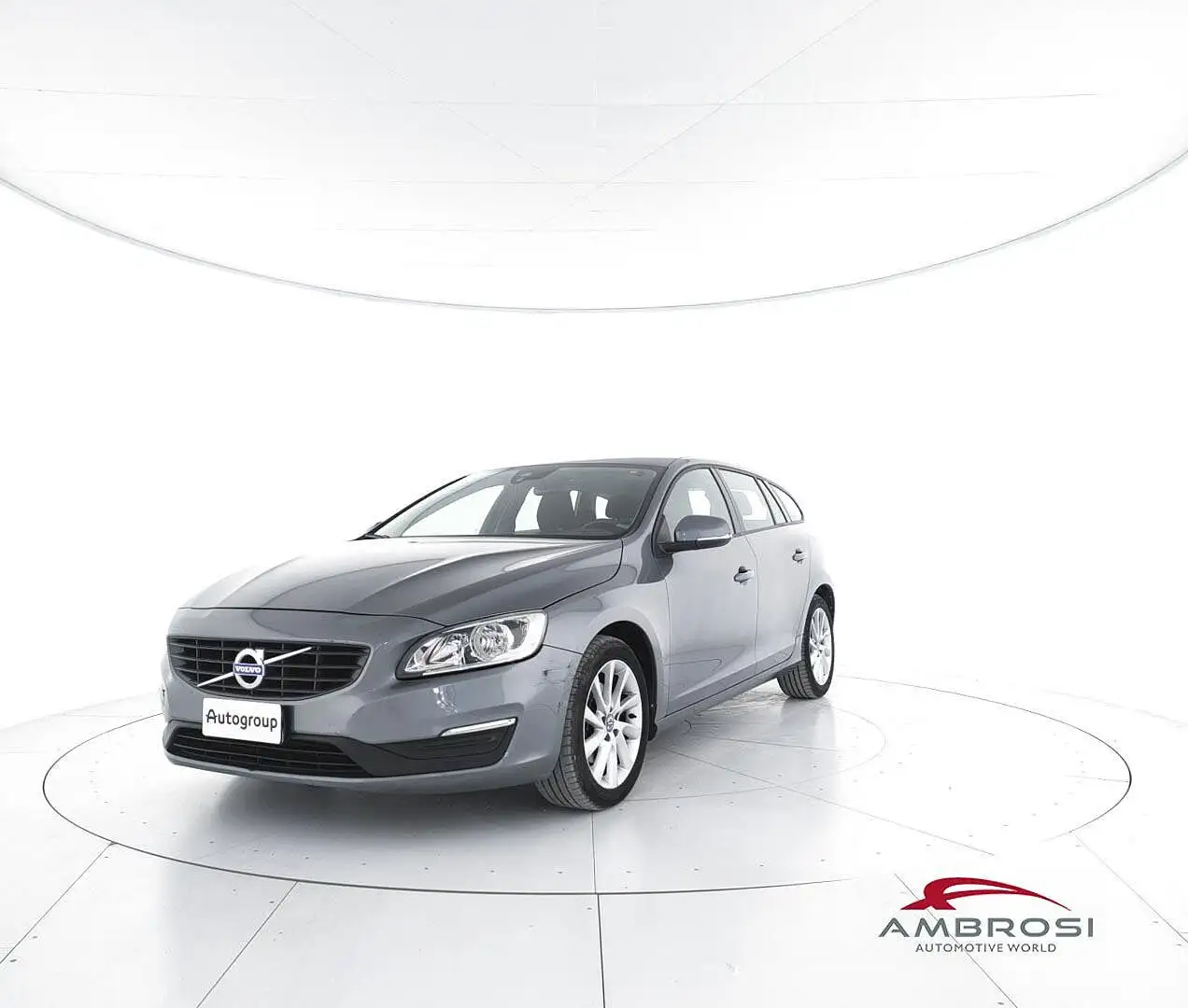 Volvo V60 D2 Kinetic Grigio - 1