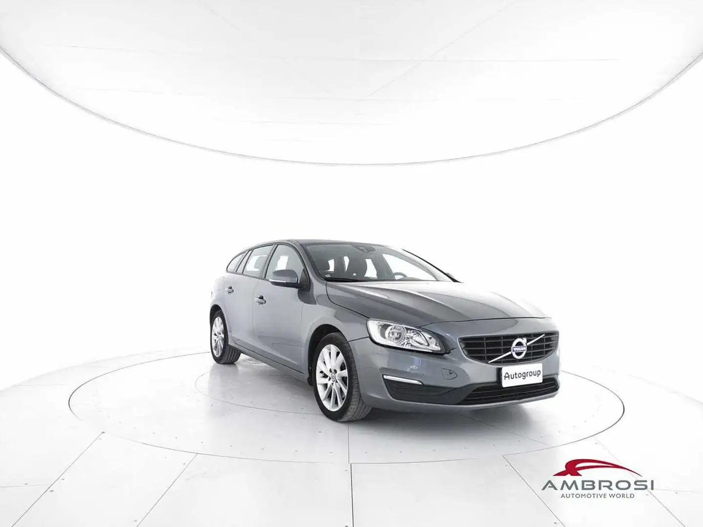 Volvo V60 D2 Kinetic Grigio - 2
