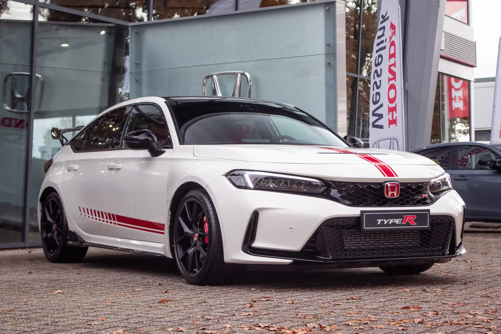 Honda Civic 2.0 i-VTEC Type R Ultimate Edition no. 35 / 40 Weiß - 2