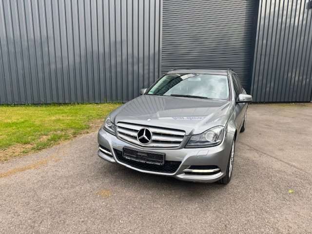 Imagine Mercedes-Benz C 200 T (BlueEFFICIENCY) 7G-TRONIC