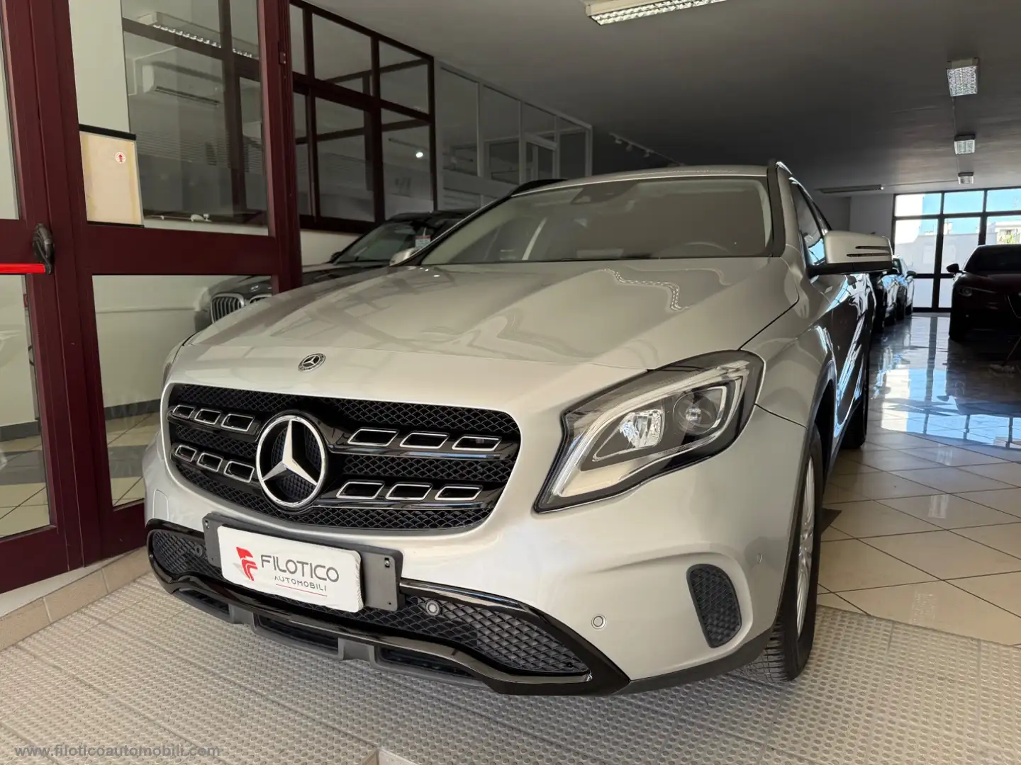 Mercedes-Benz GLA 180 GLA 180 d Automatic Business FARI LED - PACK SERIE Grau - 1