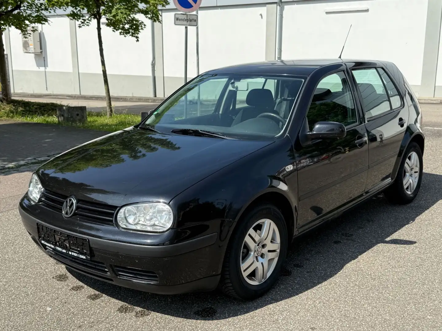 Volkswagen Golf 1.4 Special TÜV NEU/KLIMA/ALLWETTER REIFEN Fekete - 2