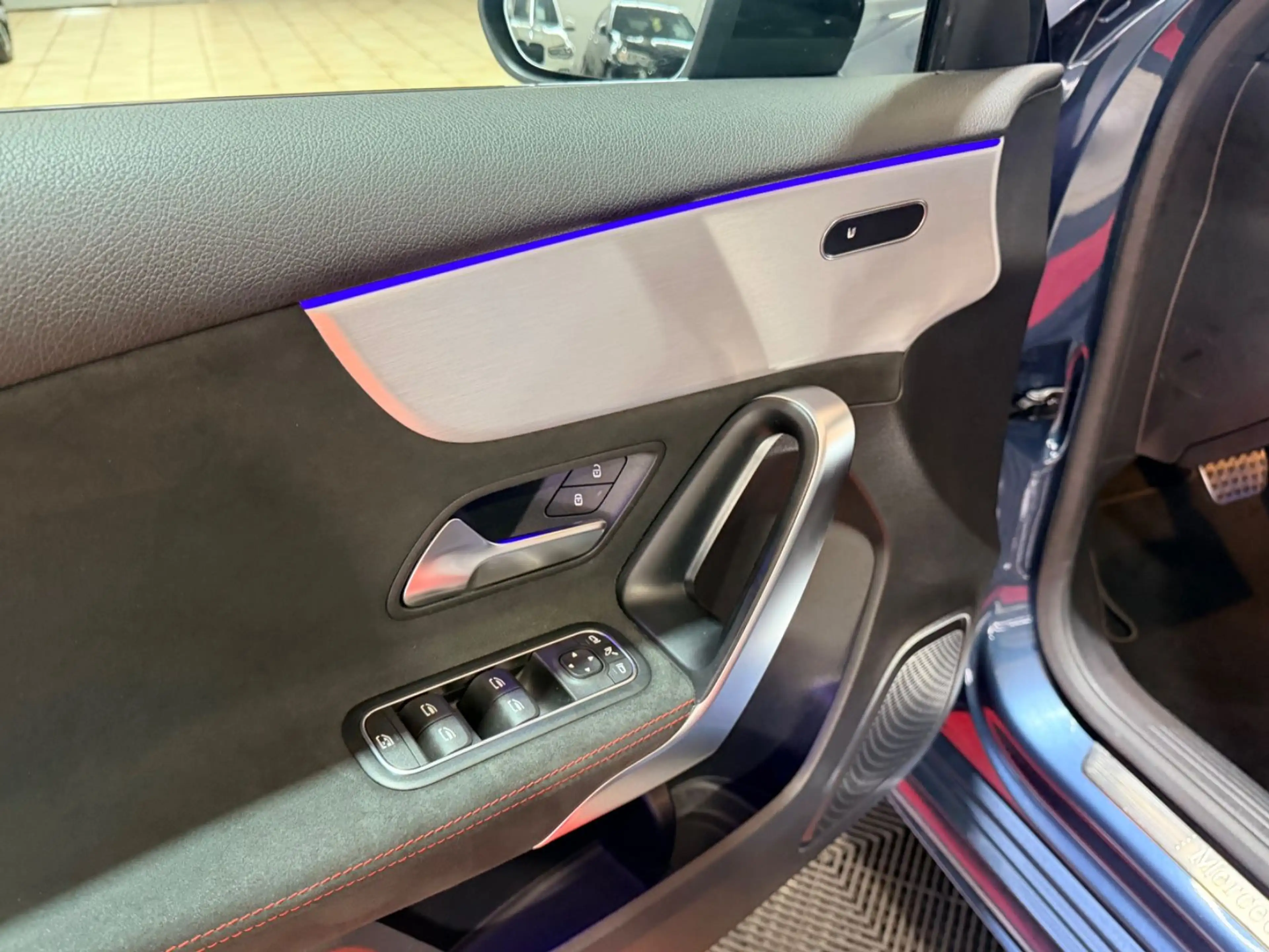 Mercedes-Benz A 200 *AMG-LINE*NIGHT-PAKET*KAMERA*LED*AMBIENTE* — photo 9