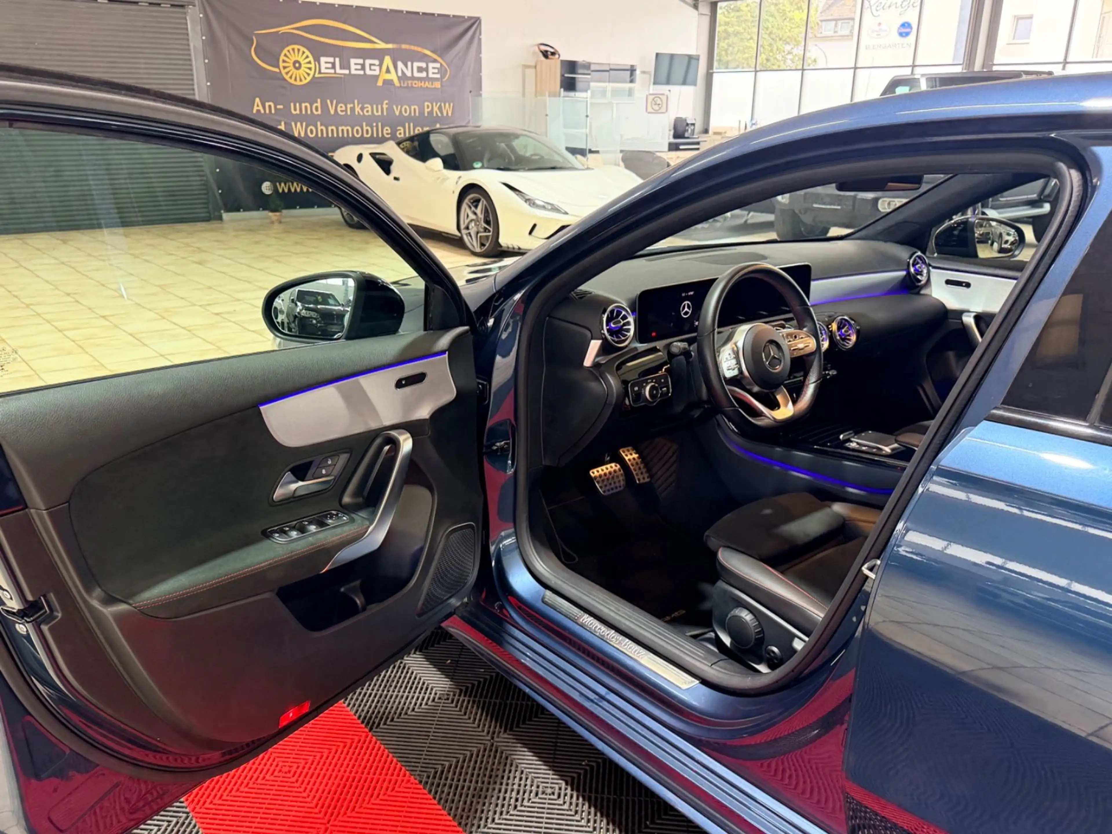 Mercedes-Benz A 200 *AMG-LINE*NIGHT-PAKET*KAMERA*LED*AMBIENTE* — photo 8
