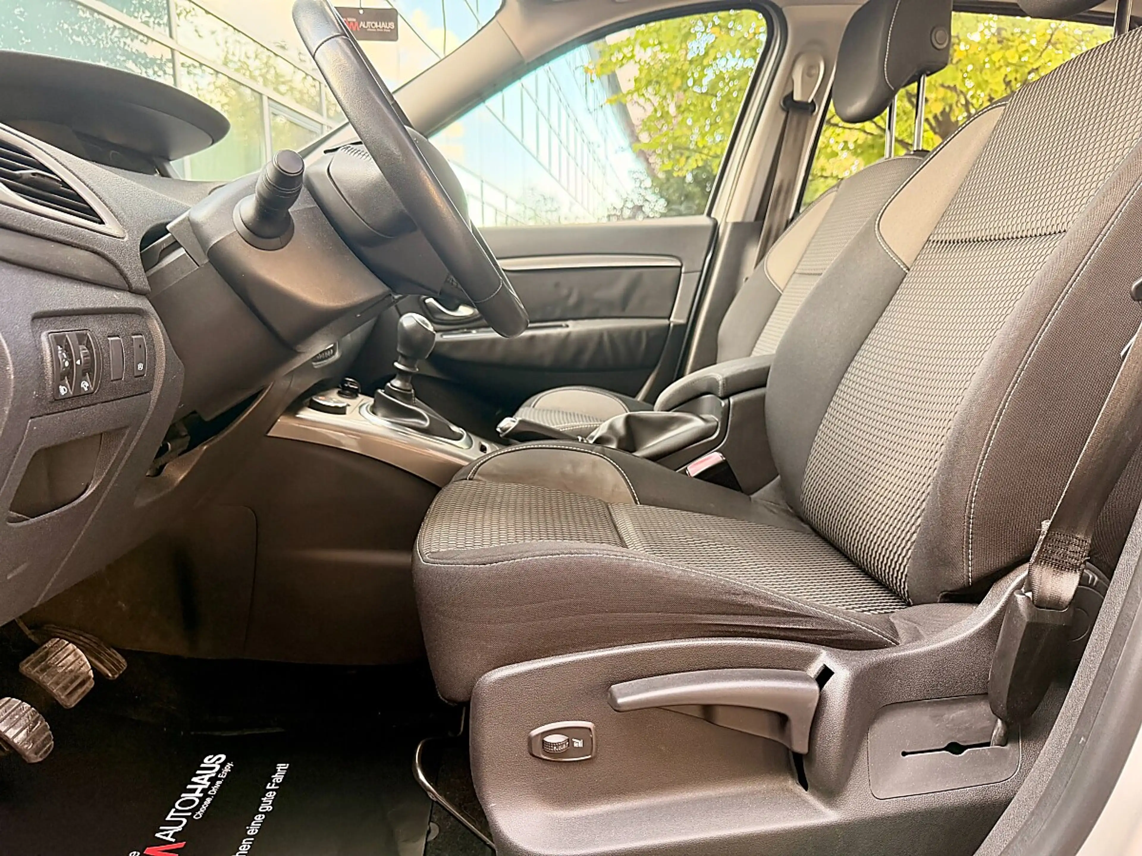 Renault Scenic Scénic 1,5 dCi 110 Expression | Klimaautomatik ... — photo 11