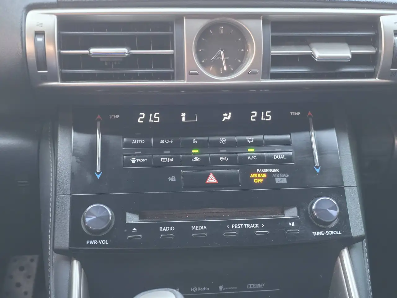 Lexus IS снимка Lexus IS
