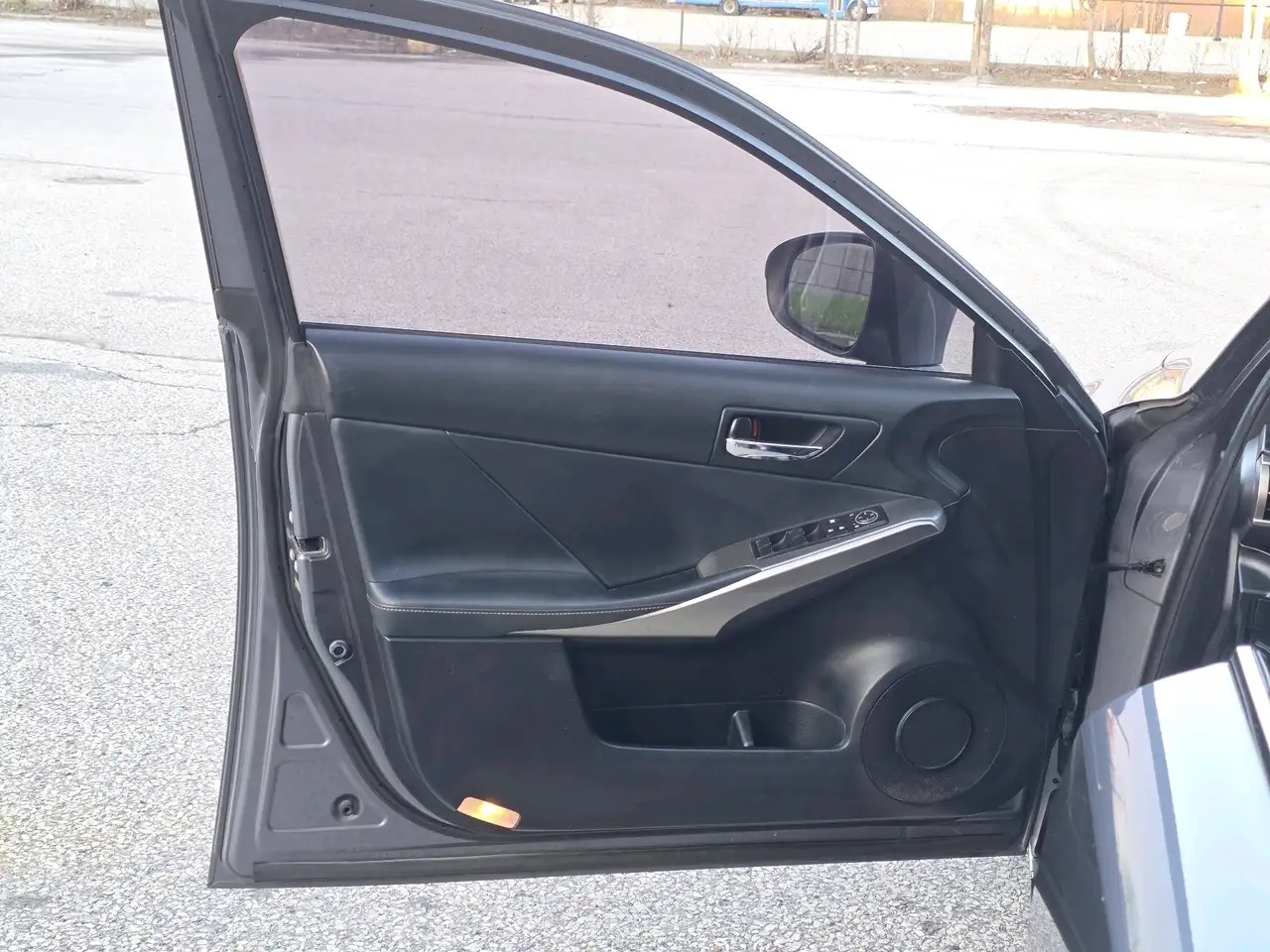 Lexus IS снимка Lexus IS
