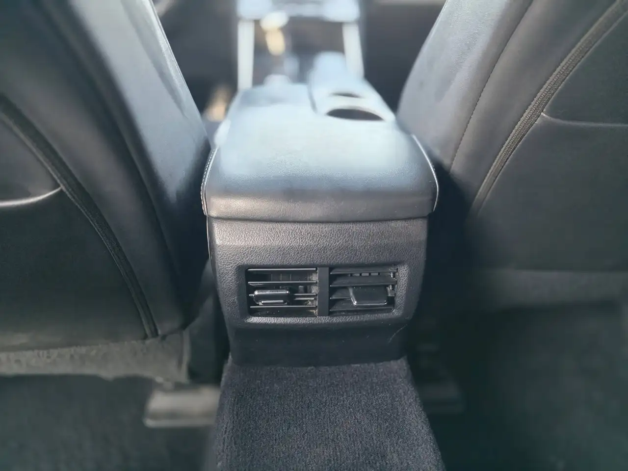 Lexus IS снимка Lexus IS