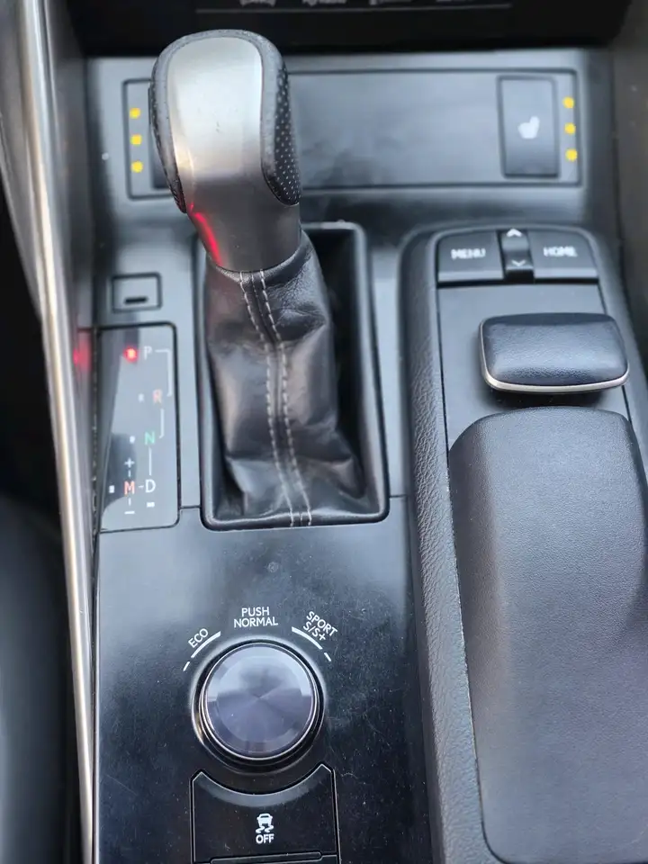 Lexus IS снимка Lexus IS