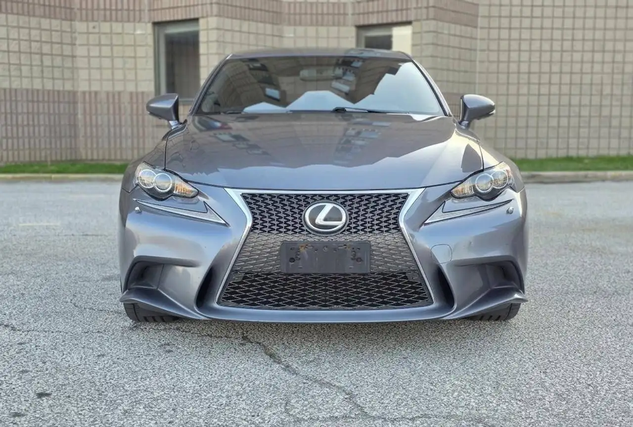 Lexus IS снимка Lexus IS