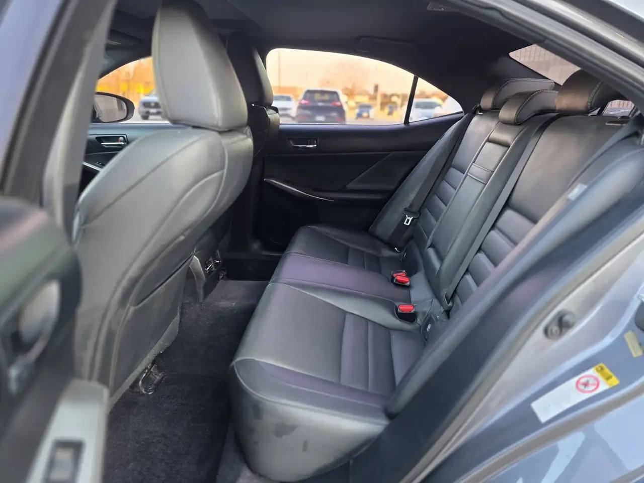 Lexus IS снимка Lexus IS
