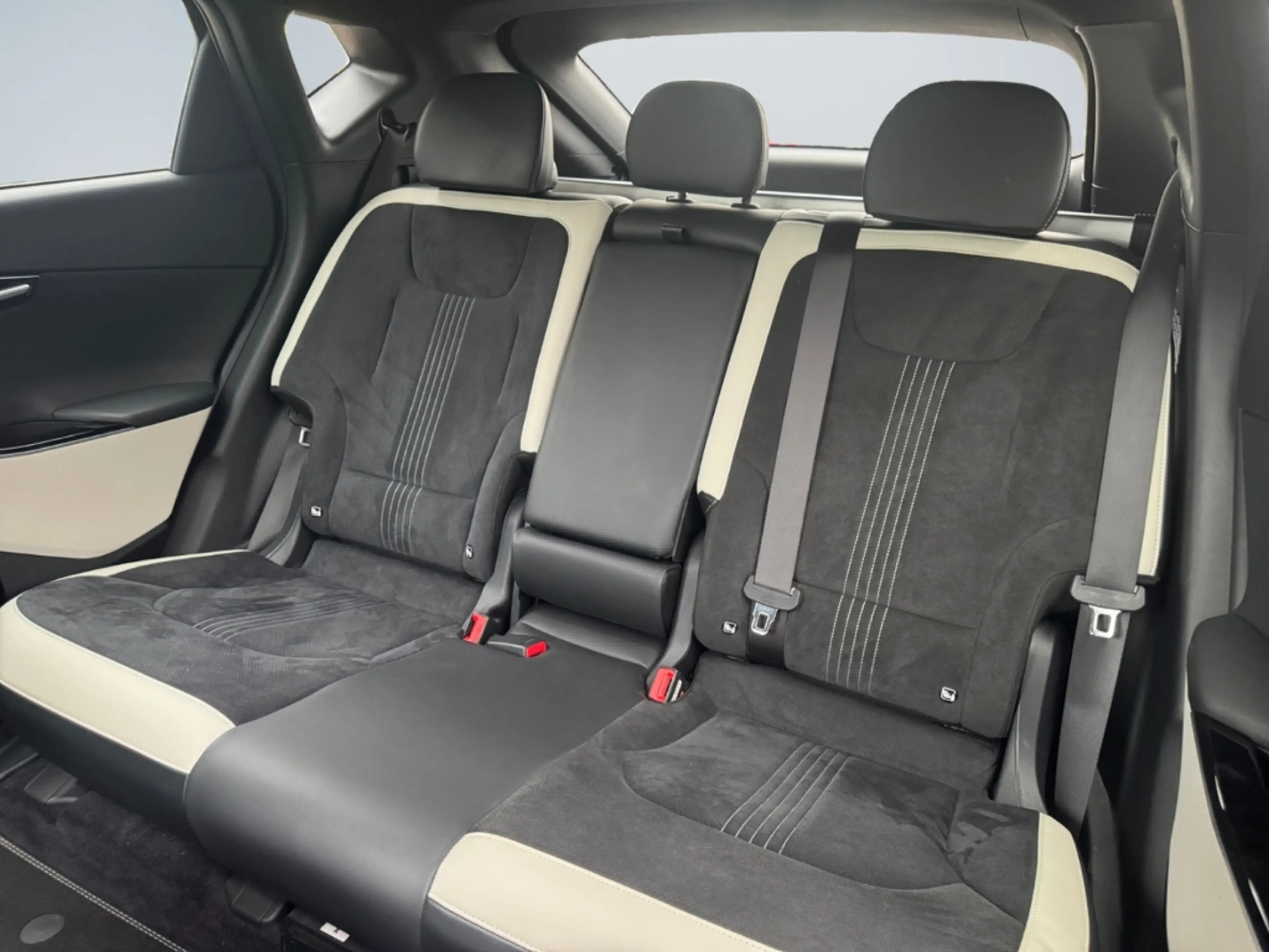 Kia EV6 GT-Line 2WD 77.4 RWD AHK Pano ACC Temp PDCv+h Appl — photo 13