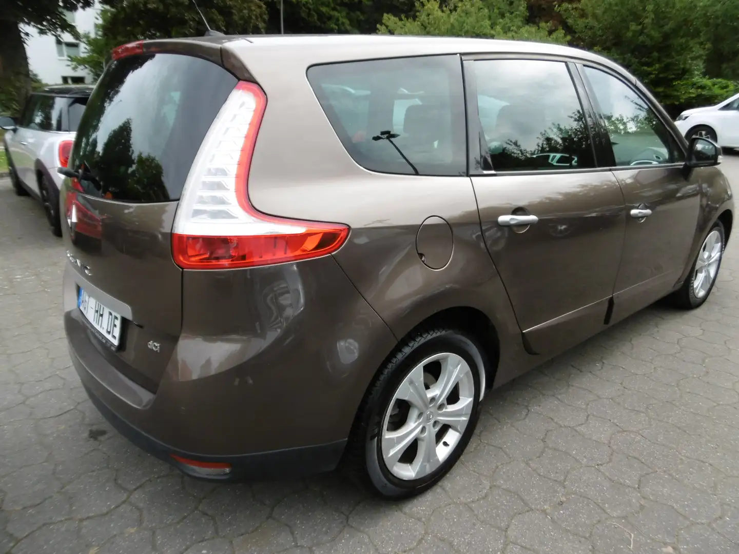 Renault Grand Scenic 1.9 dCi Dynamique Navi Tempomat PDC Braun - 2