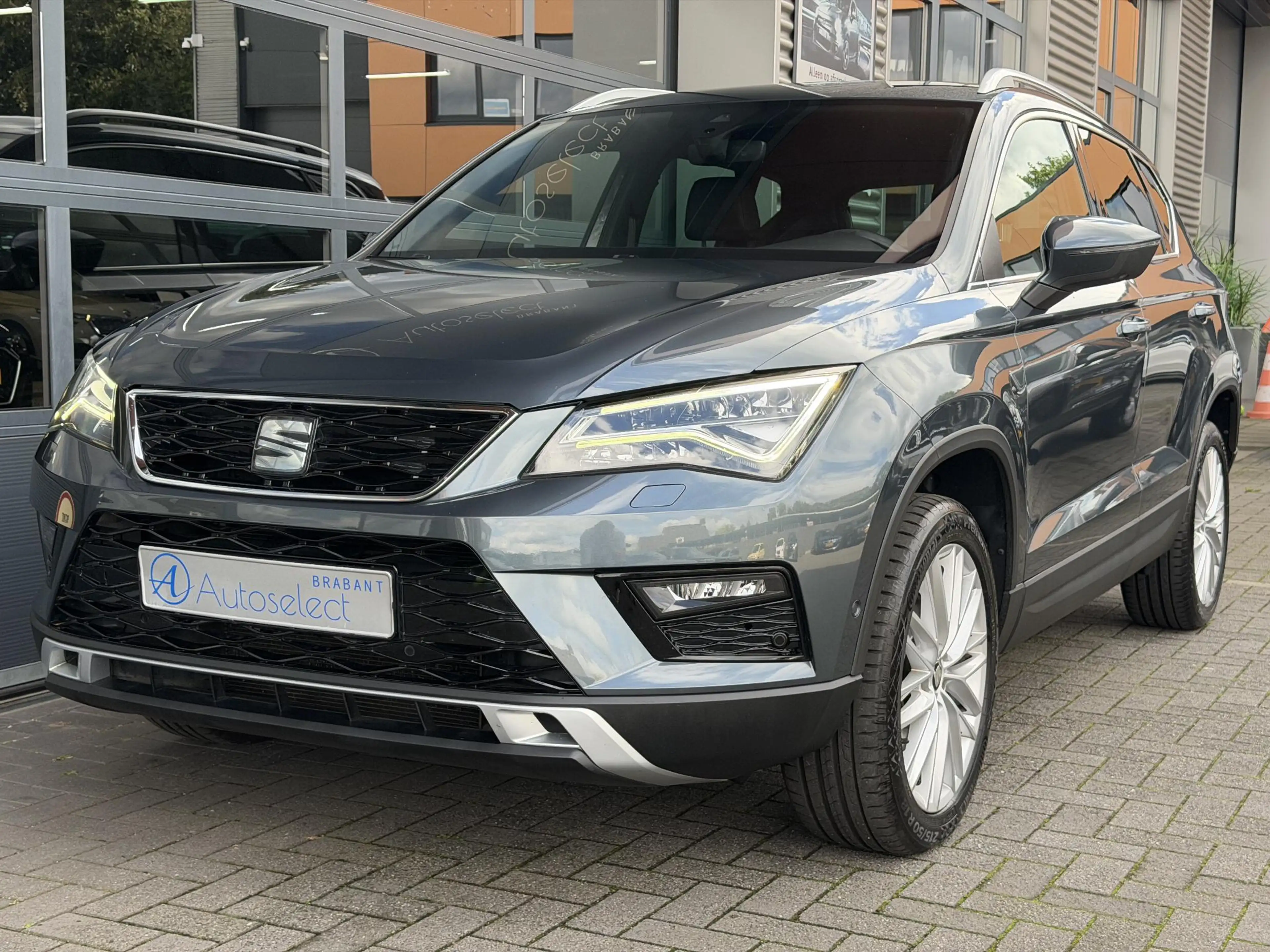 SEAT Ateca 1.4 EcoTSI Xcellence CarPlay | Camera | Dealer OH — photo 6
