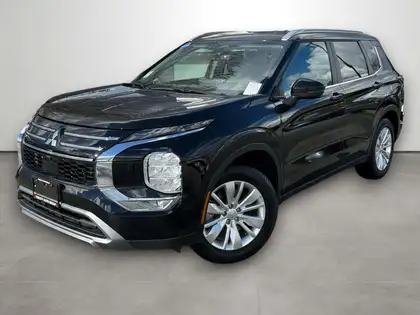Black 2025 Mitsubishi Outlander SUV / Crossover Front-Wheel Drive Automatic