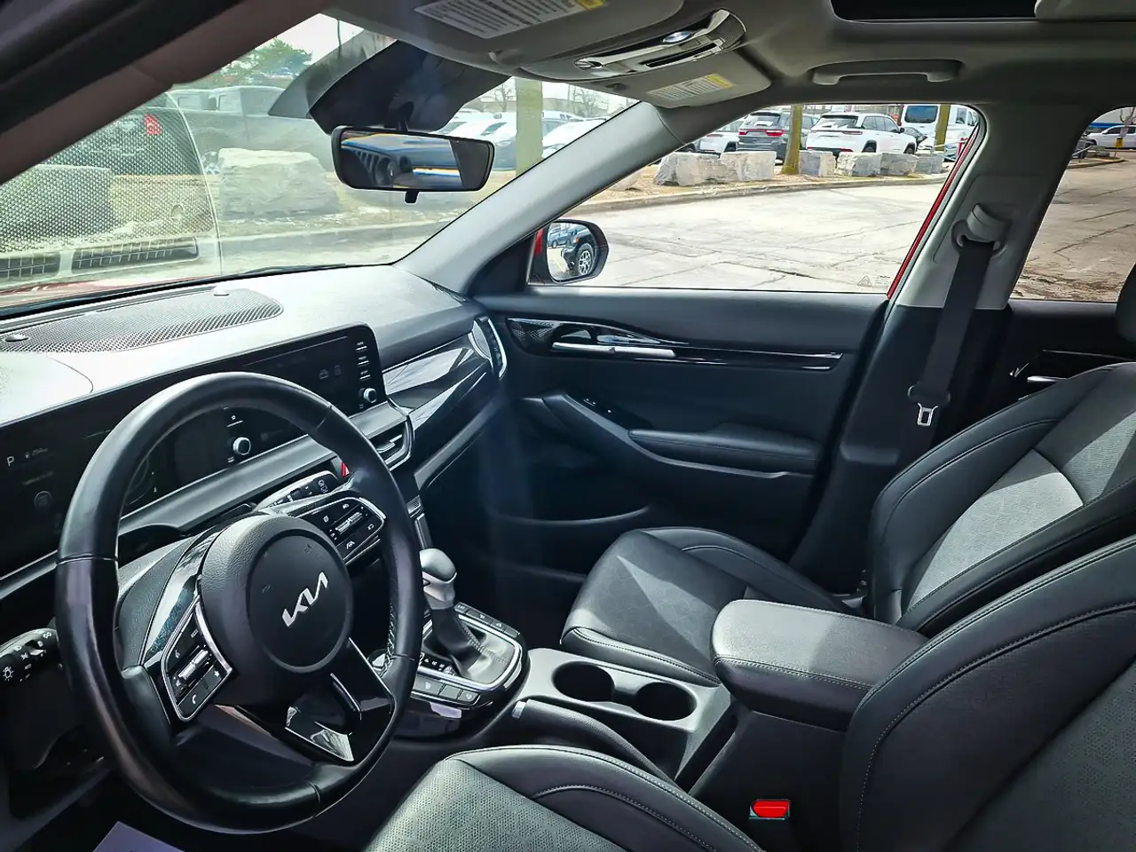 Kia Seltos снимка Kia Seltos